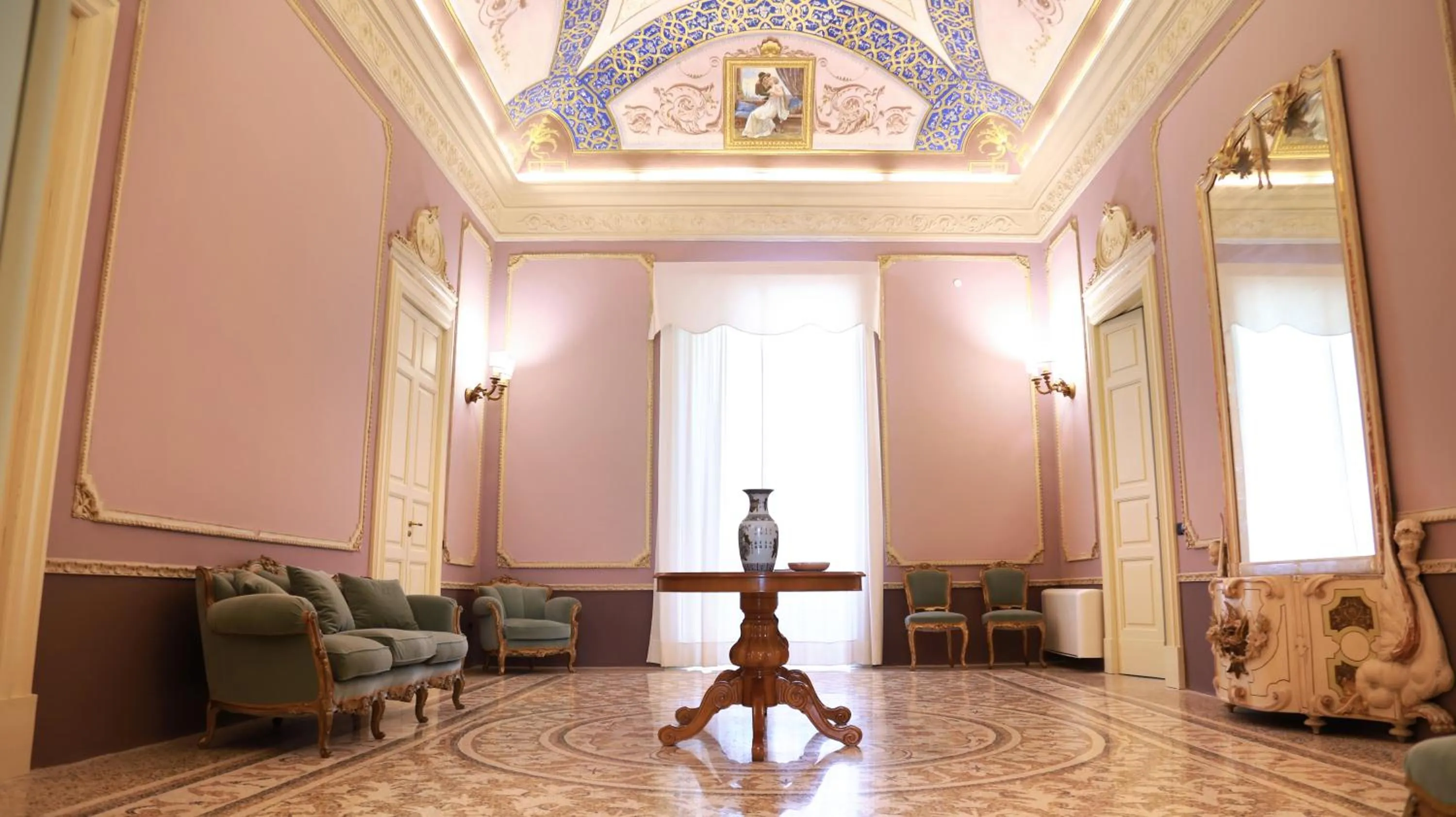 Living room in Palazzo Francesco Grassi