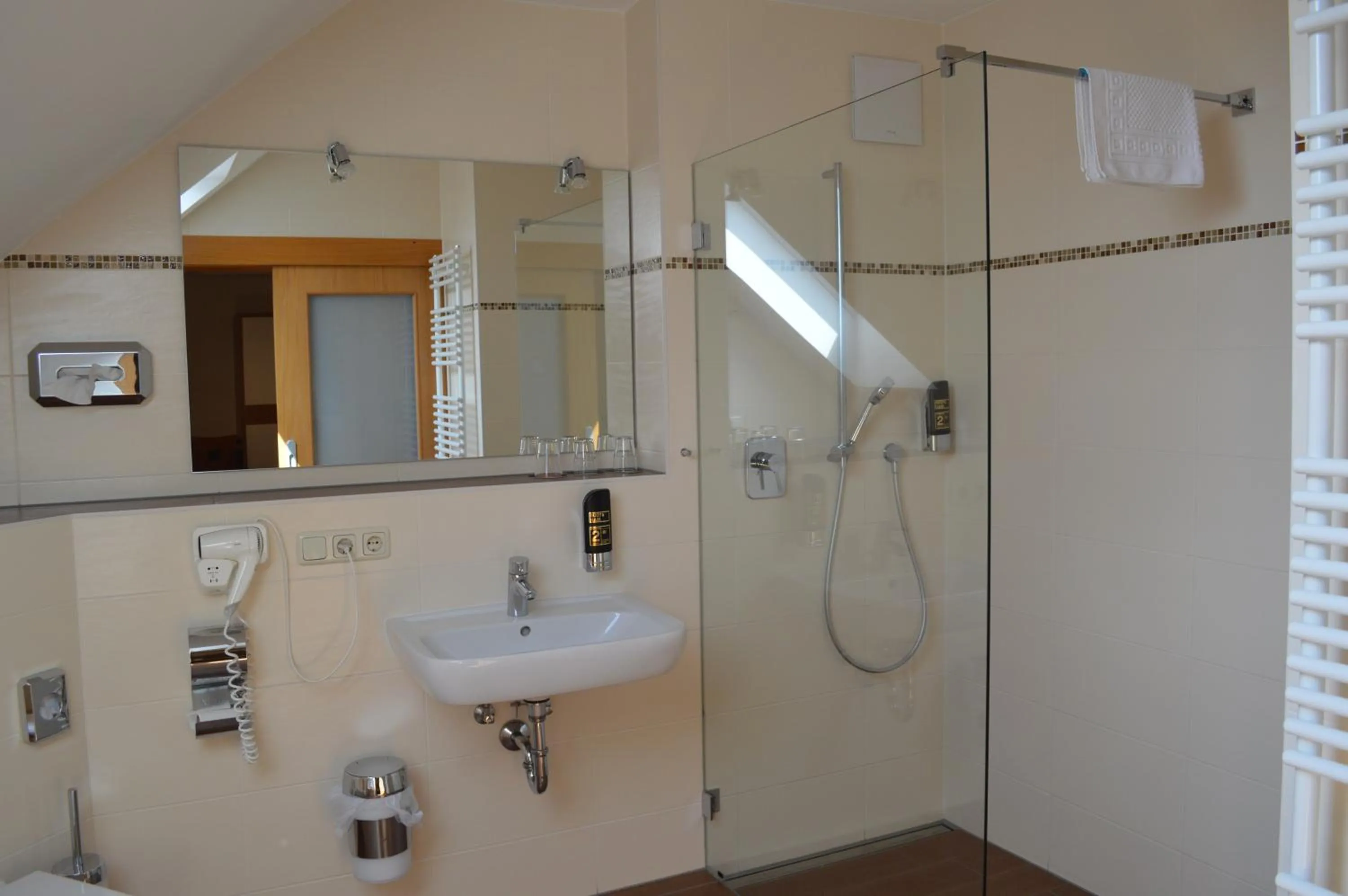 Photo of the whole room in Hotel Daimerwirt