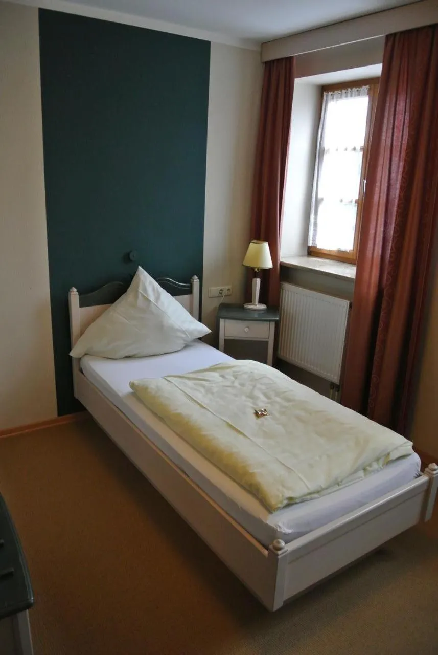 Bed in Hotel Daimerwirt