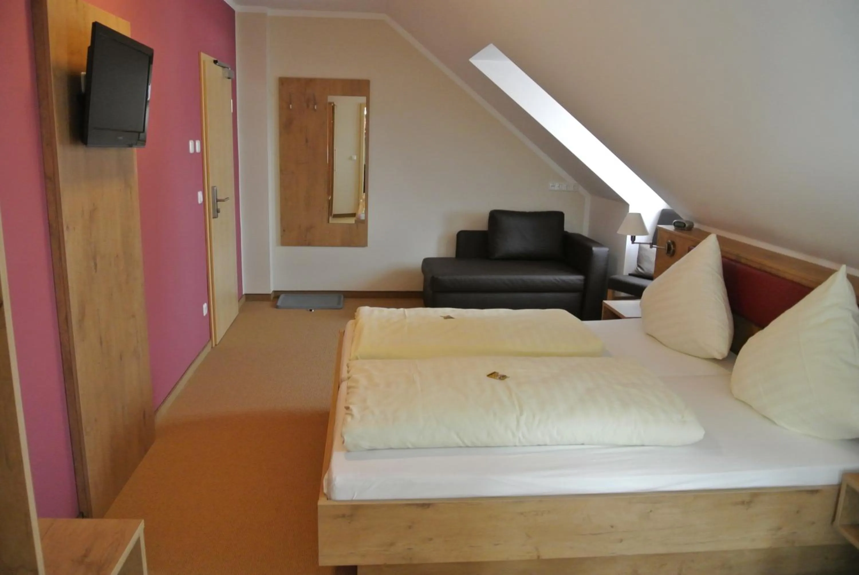 Photo of the whole room, Bed in Hotel Daimerwirt