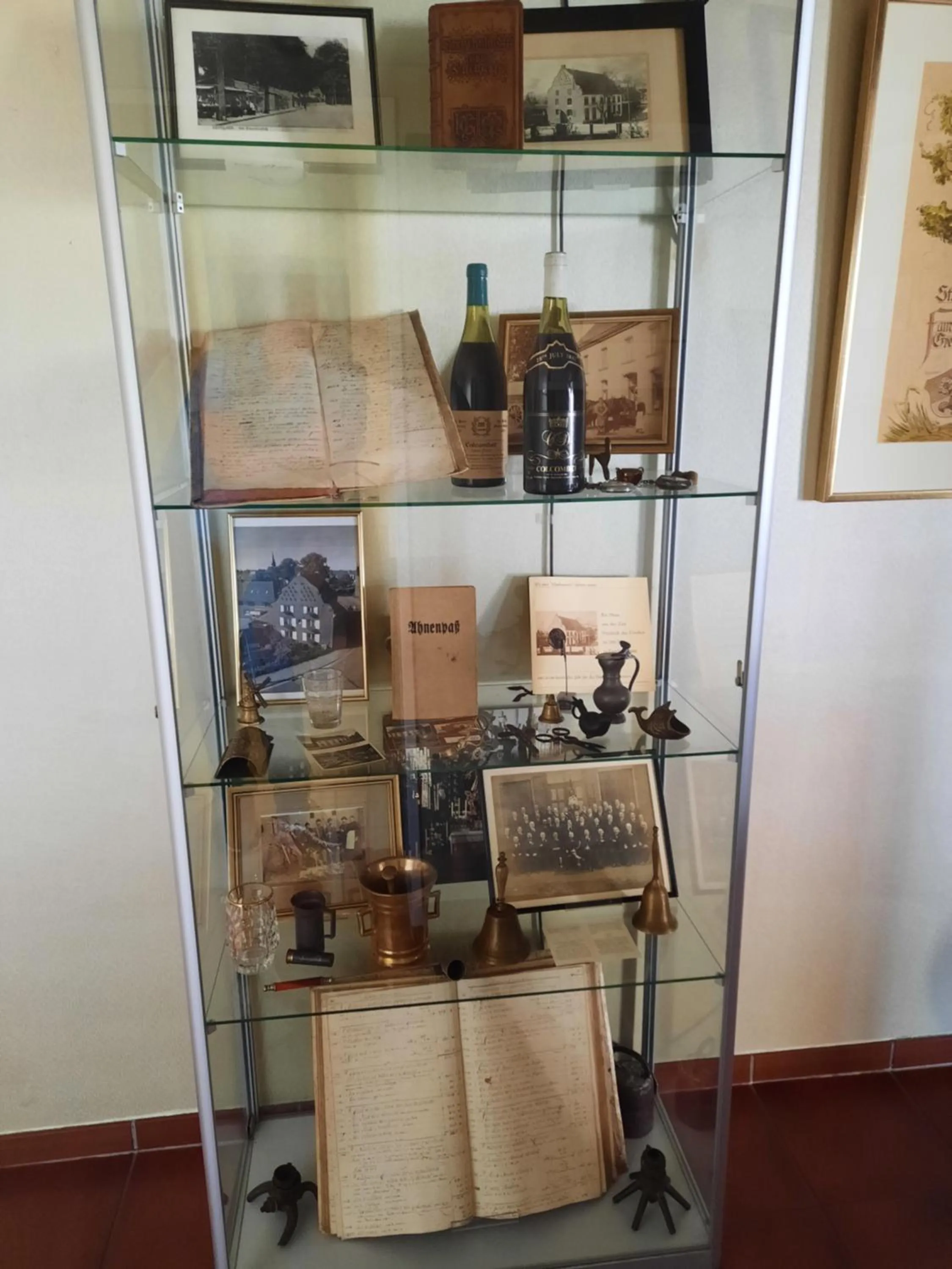 Library in Hotel zur Brücke