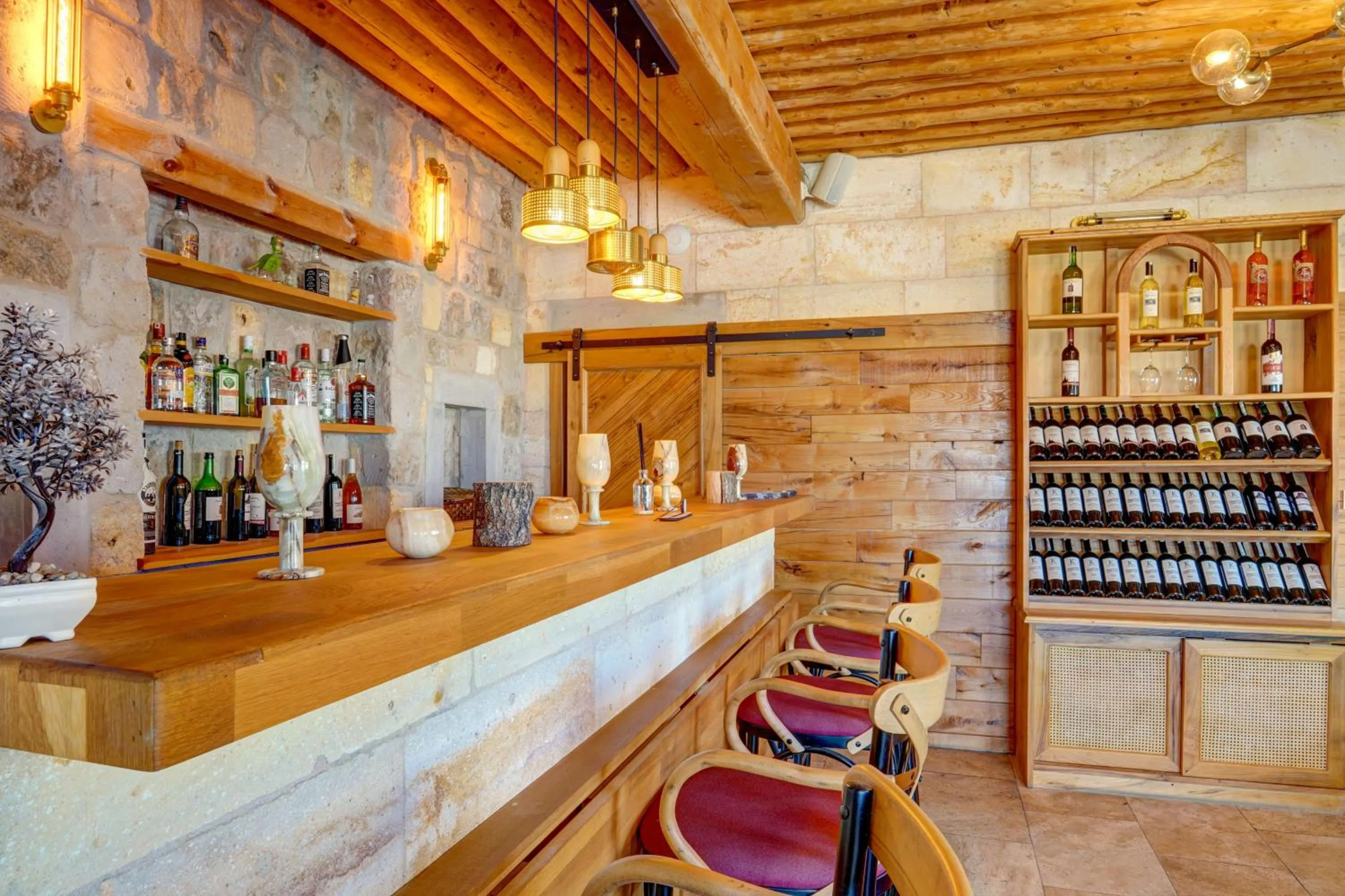 Restaurant/places to eat in Vasıl Cave Hotel