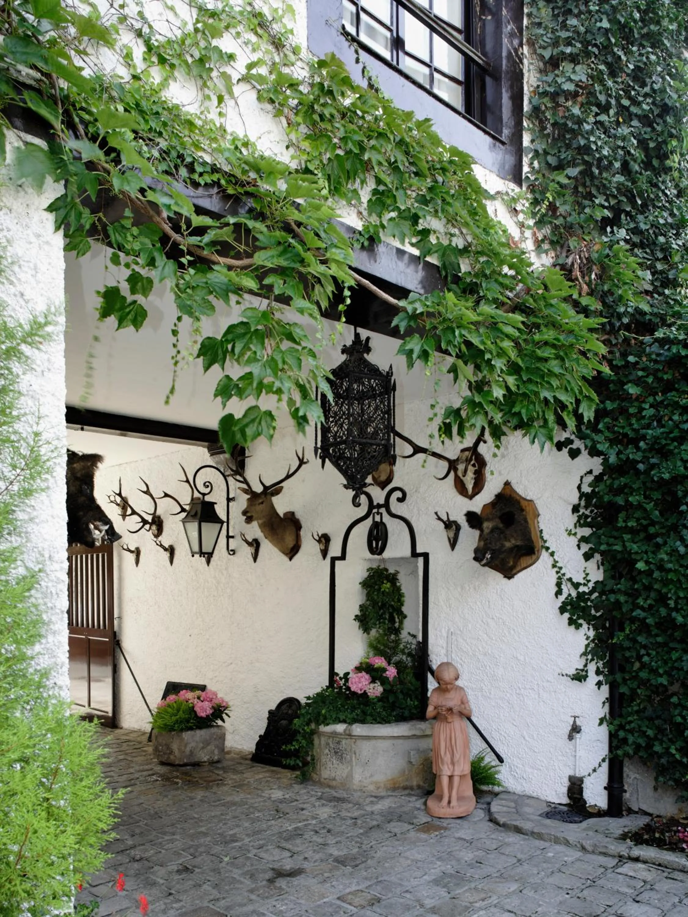 Facade/entrance in Hôtellerie Du Bas-Bréau