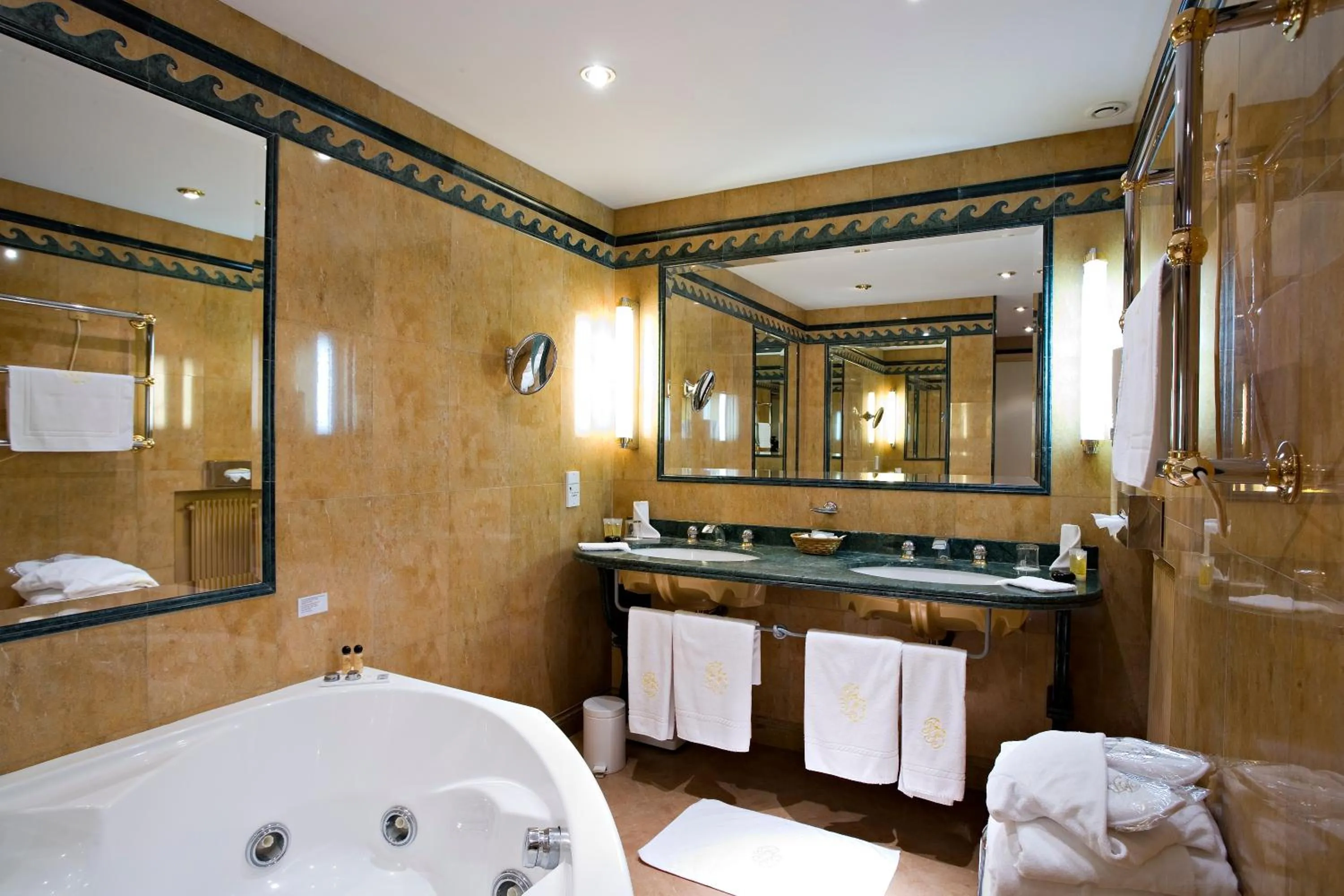 Bathroom in Hôtellerie Du Bas-Bréau