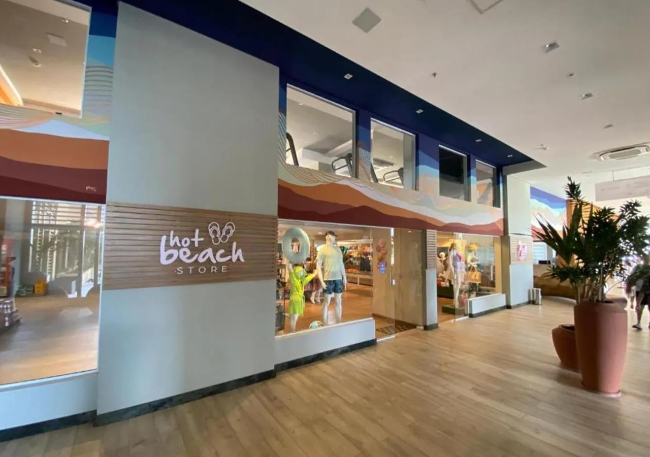 On-site shops in Hot Beach Suites