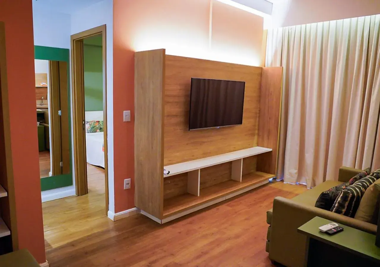 Suite Brasilis - single occupancy - includes Hot Beach Water Park tickets in Hot Beach Suites Suite Brasilis - single occupancy - includes Hot Beach Water Park tickets in Hot Beach Suites