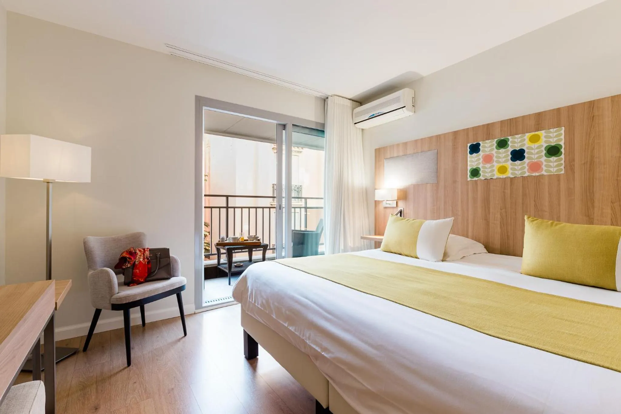 Photo of the whole room, Bed in Hôtel Hélios