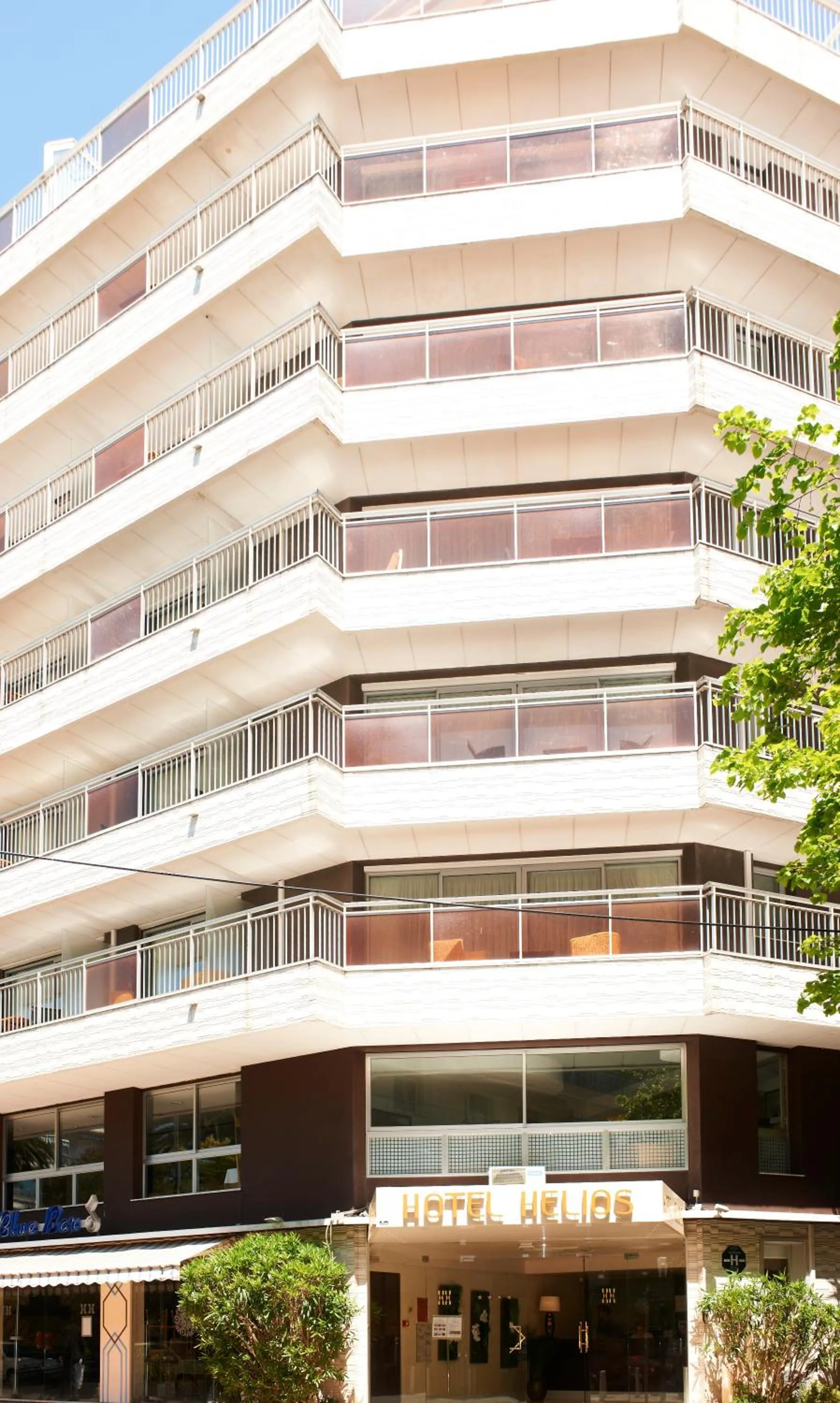 Facade/entrance in Hôtel Hélios