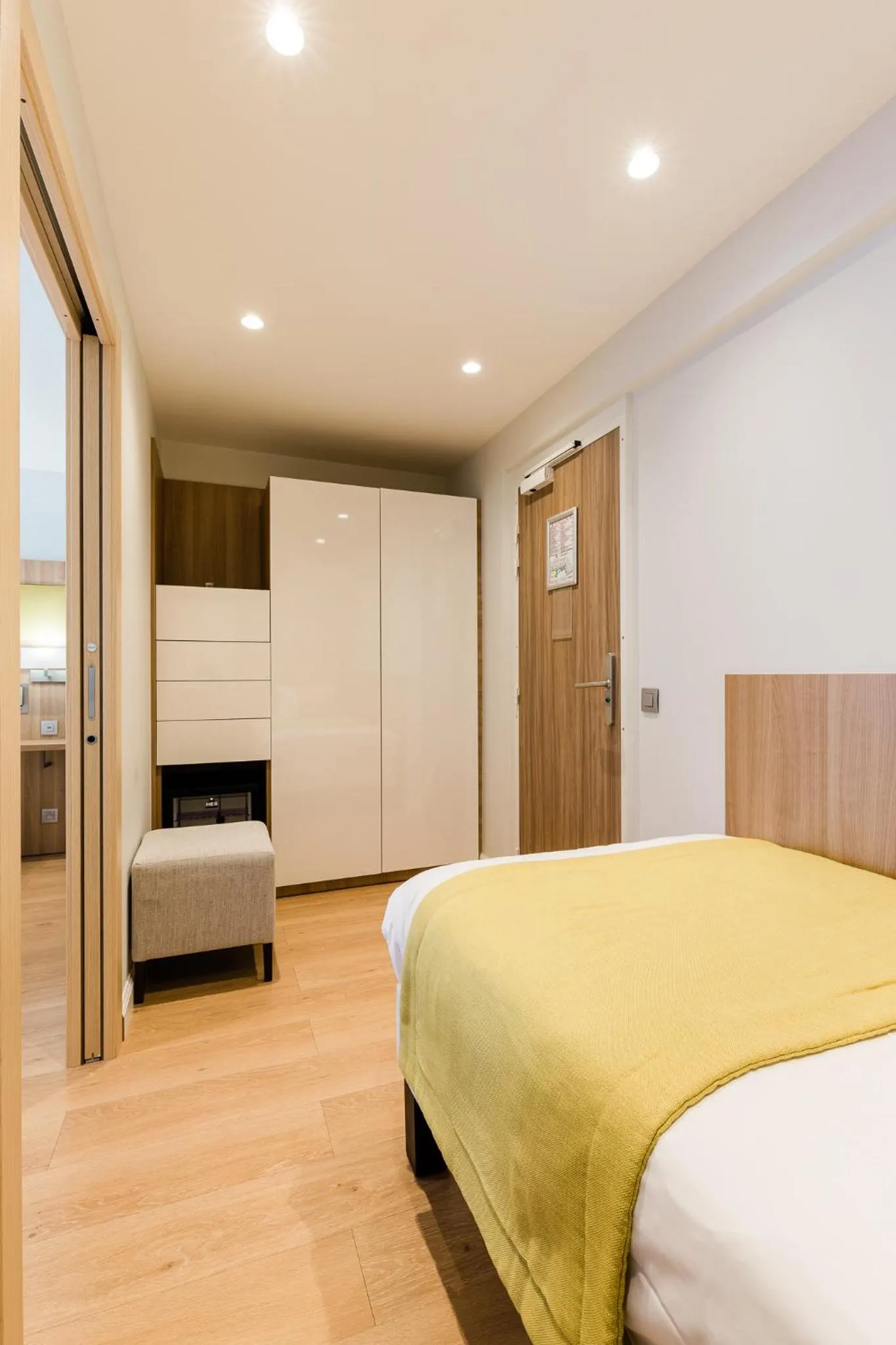 Bedroom, Bed in Hôtel Hélios