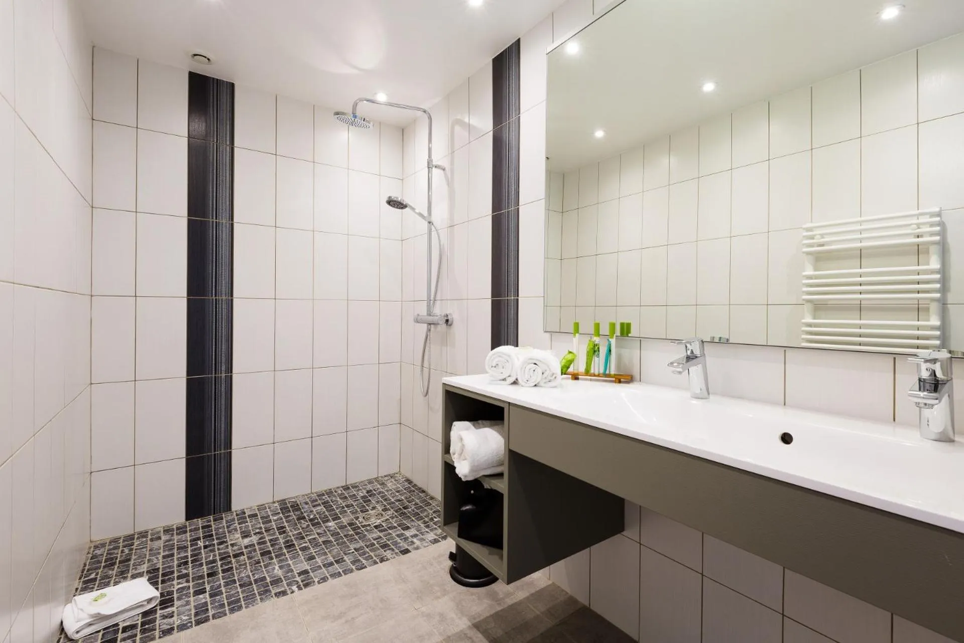 Bathroom in Hôtel Hélios