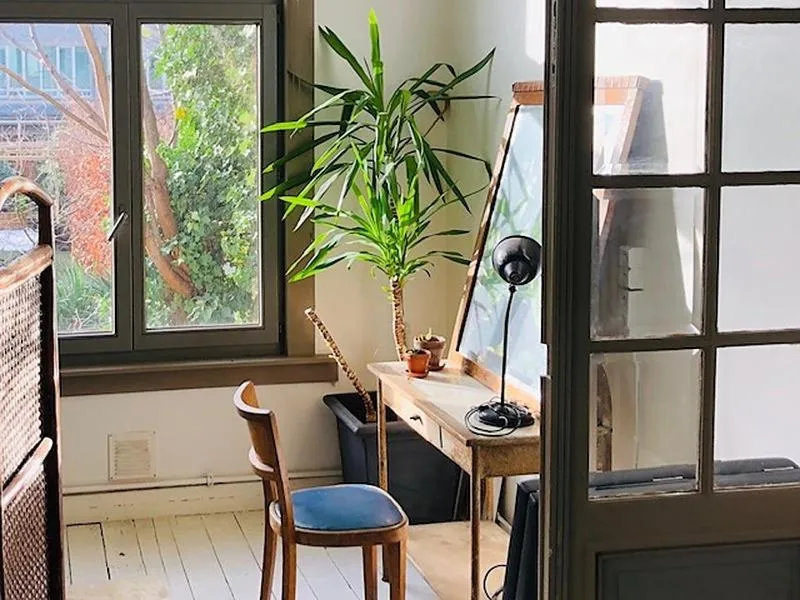 Business facilities in Logies Lapin