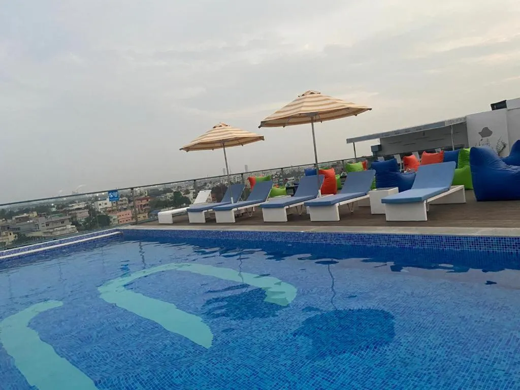 Swimming pool in Svenska Design Hotel Kakinada