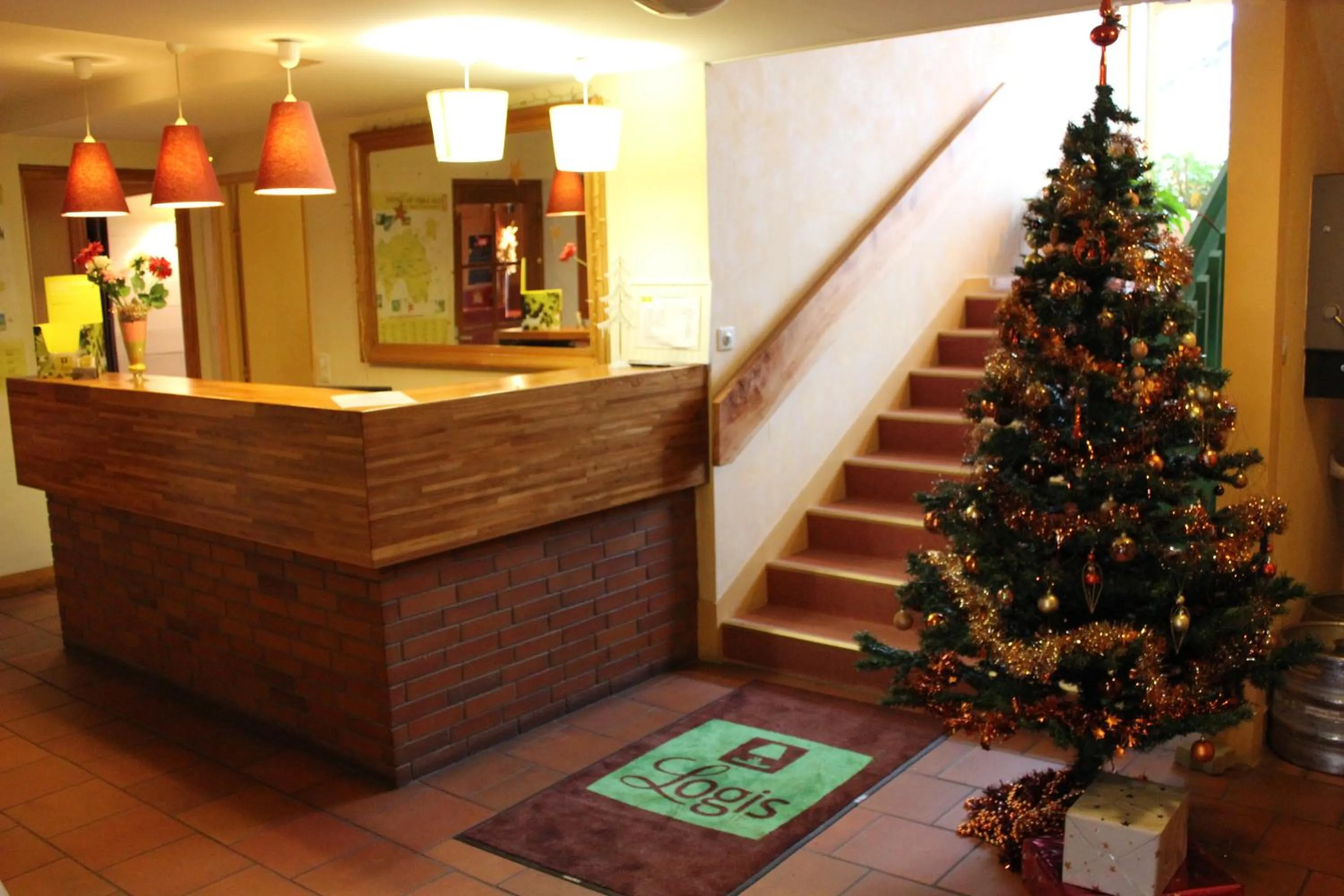 Lobby or reception in Logis Les Provinciales