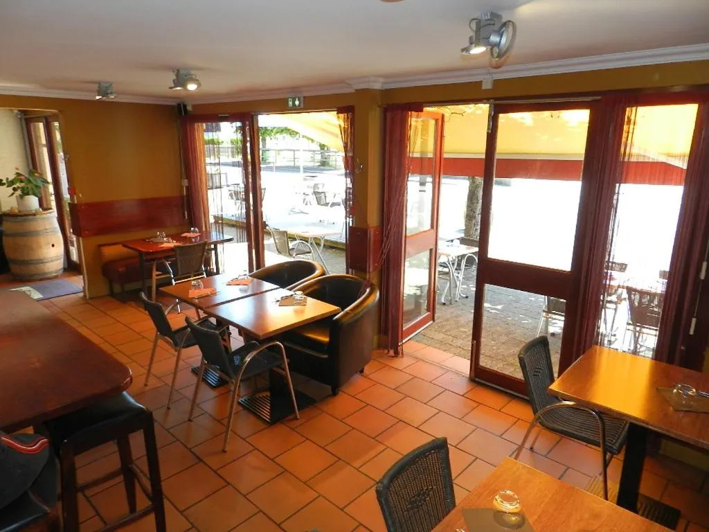 Restaurant/places to eat in Logis Les Provinciales