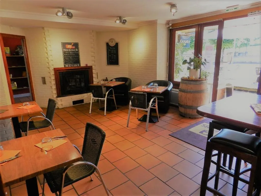 Restaurant/places to eat in Logis Les Provinciales