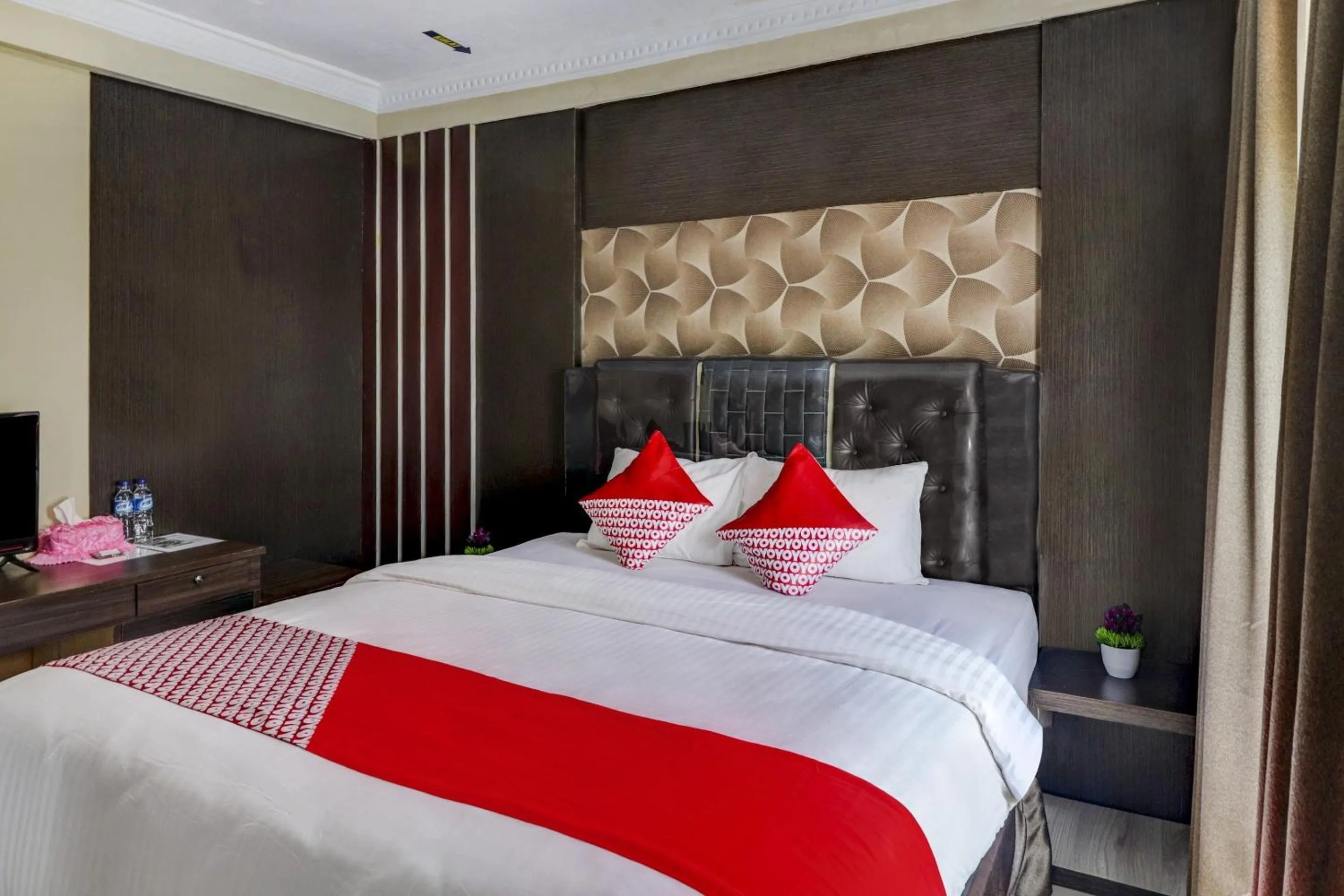 Bedroom in Collection O 90564 Hotel Merangin Syariah