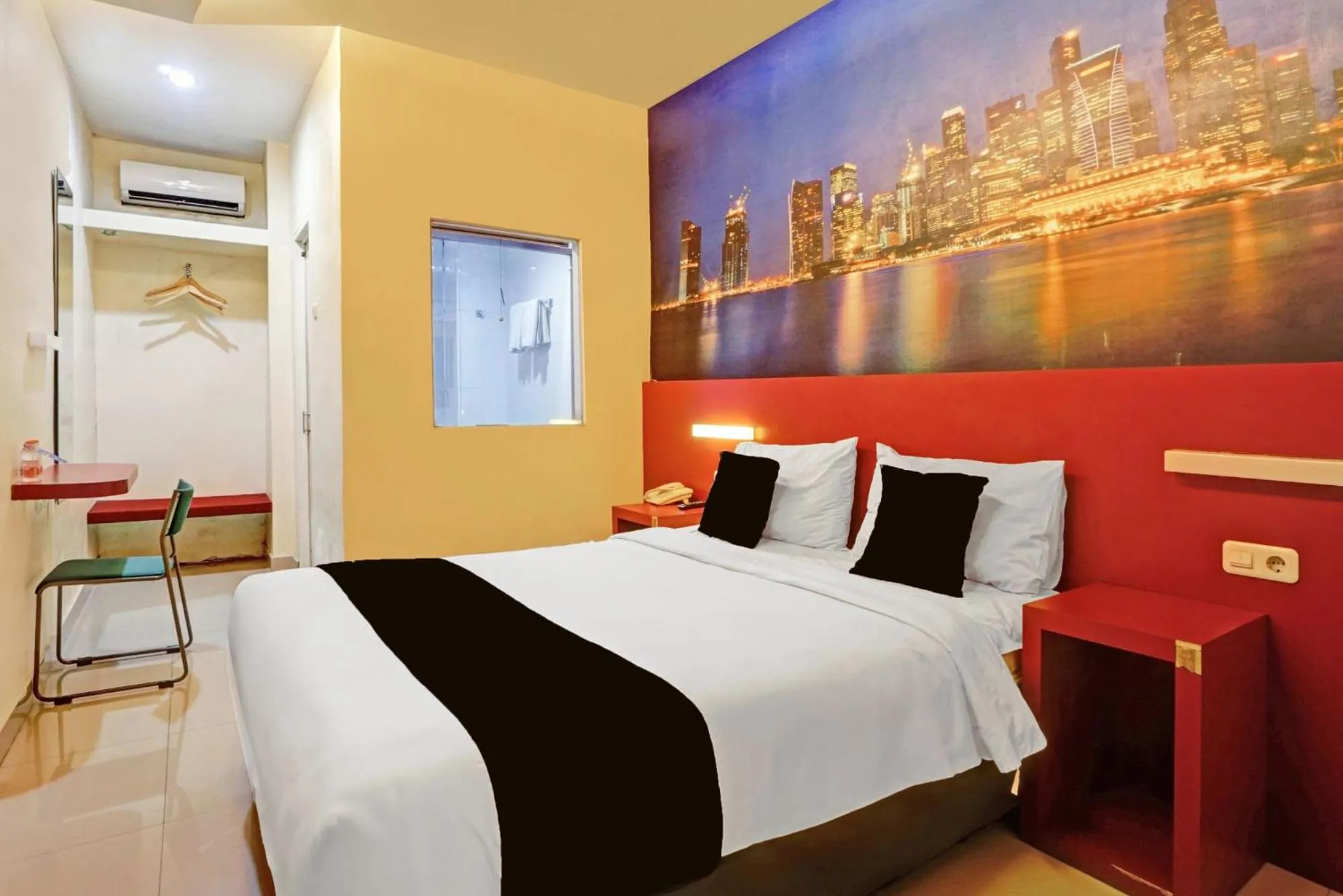 Bedroom, Bed in Townhouse Oak Malang near ITN Malang formerly Fariz Hotel Singosari