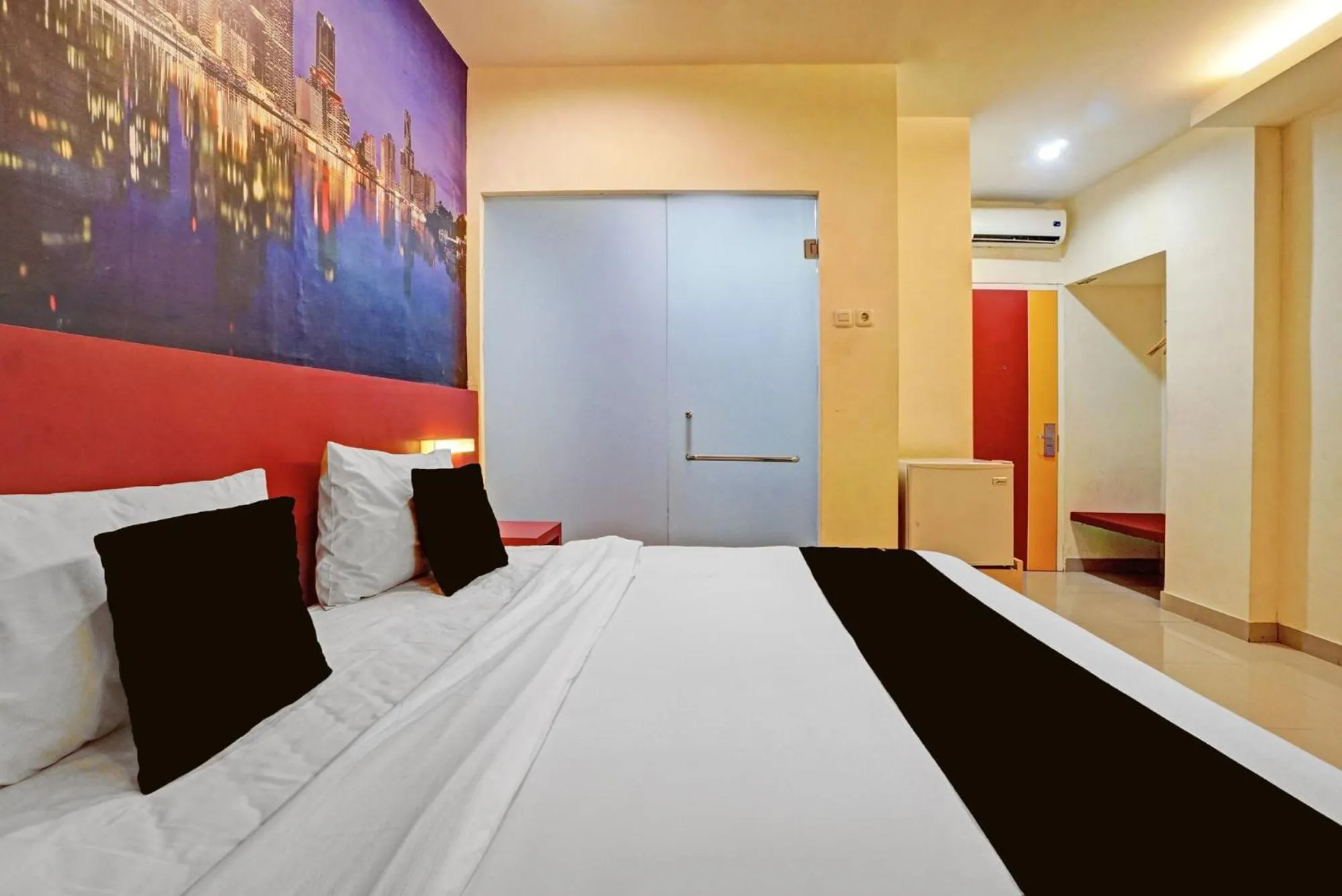 Bedroom, Bed in Townhouse Oak Malang near ITN Malang formerly Fariz Hotel Singosari