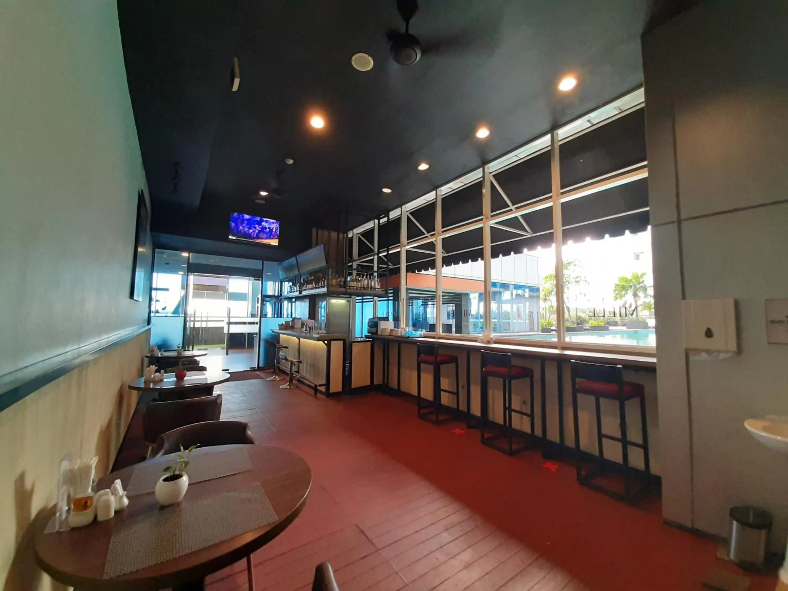 Restaurant/places to eat in Cozy Tamansari Hive Cawang by Bonzela Property