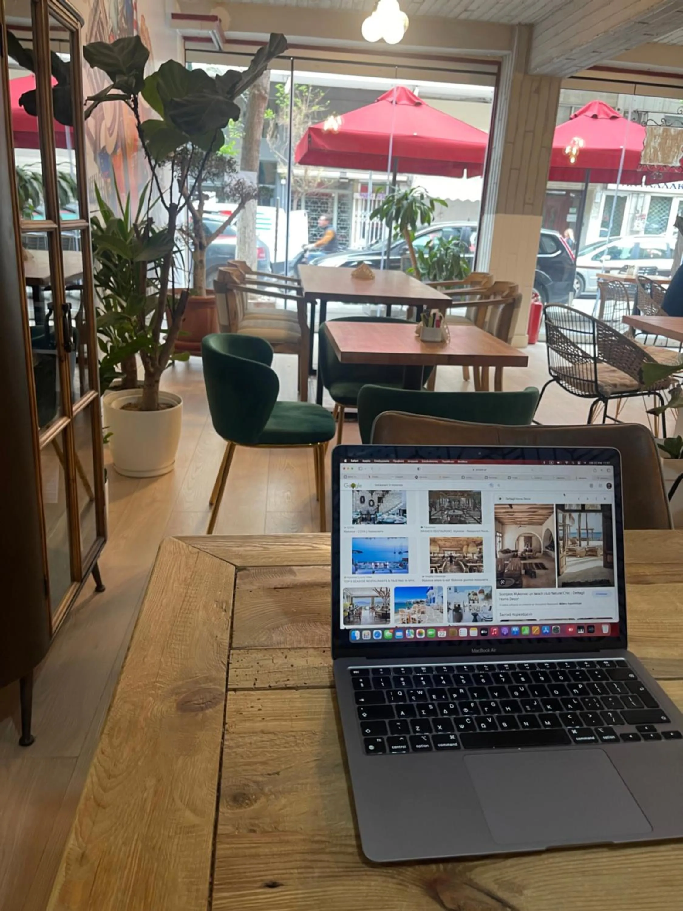 Toilet in The Maroon Bottle Luxury Suites