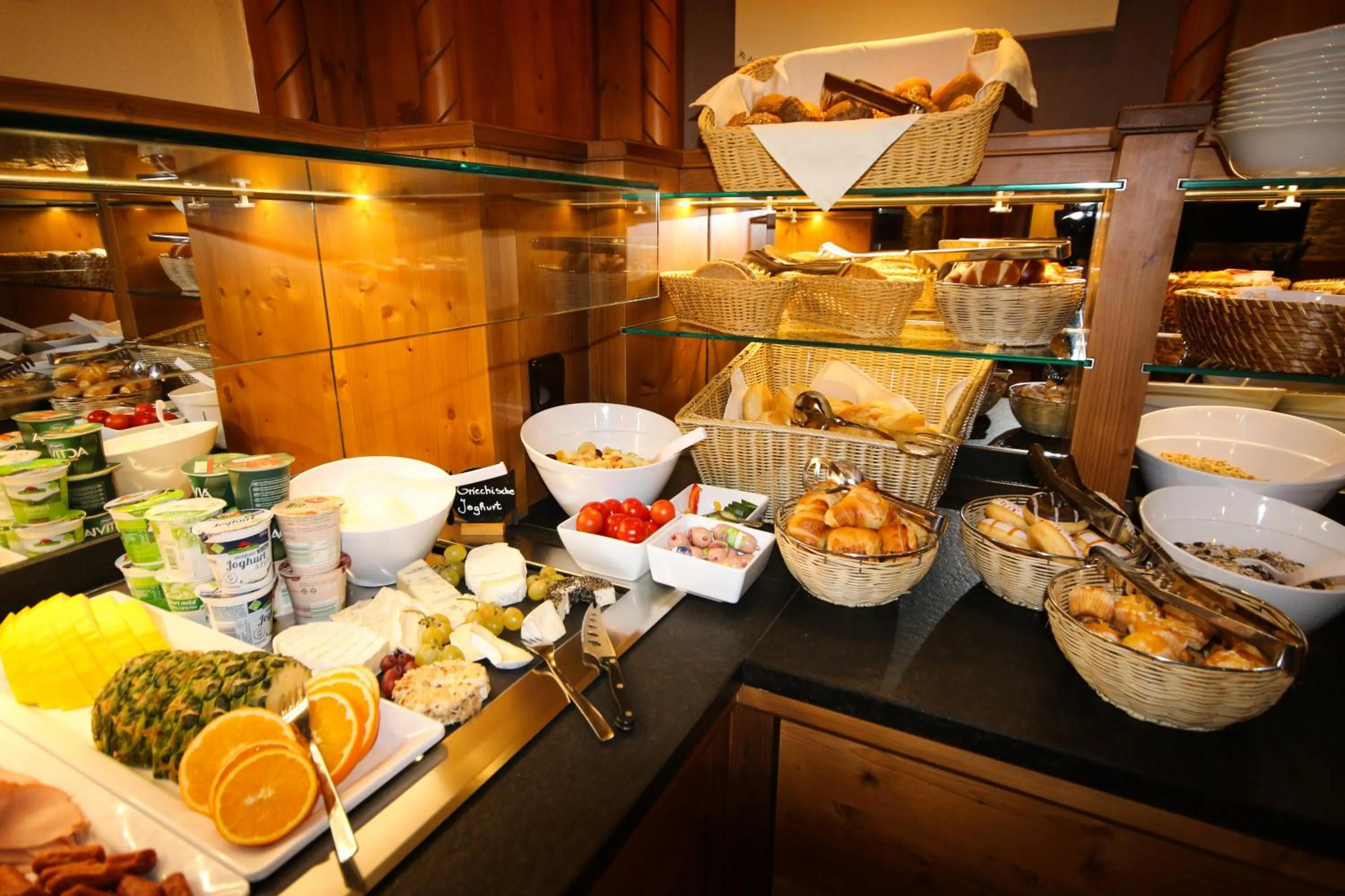 Breakfast in Hotel Mythos