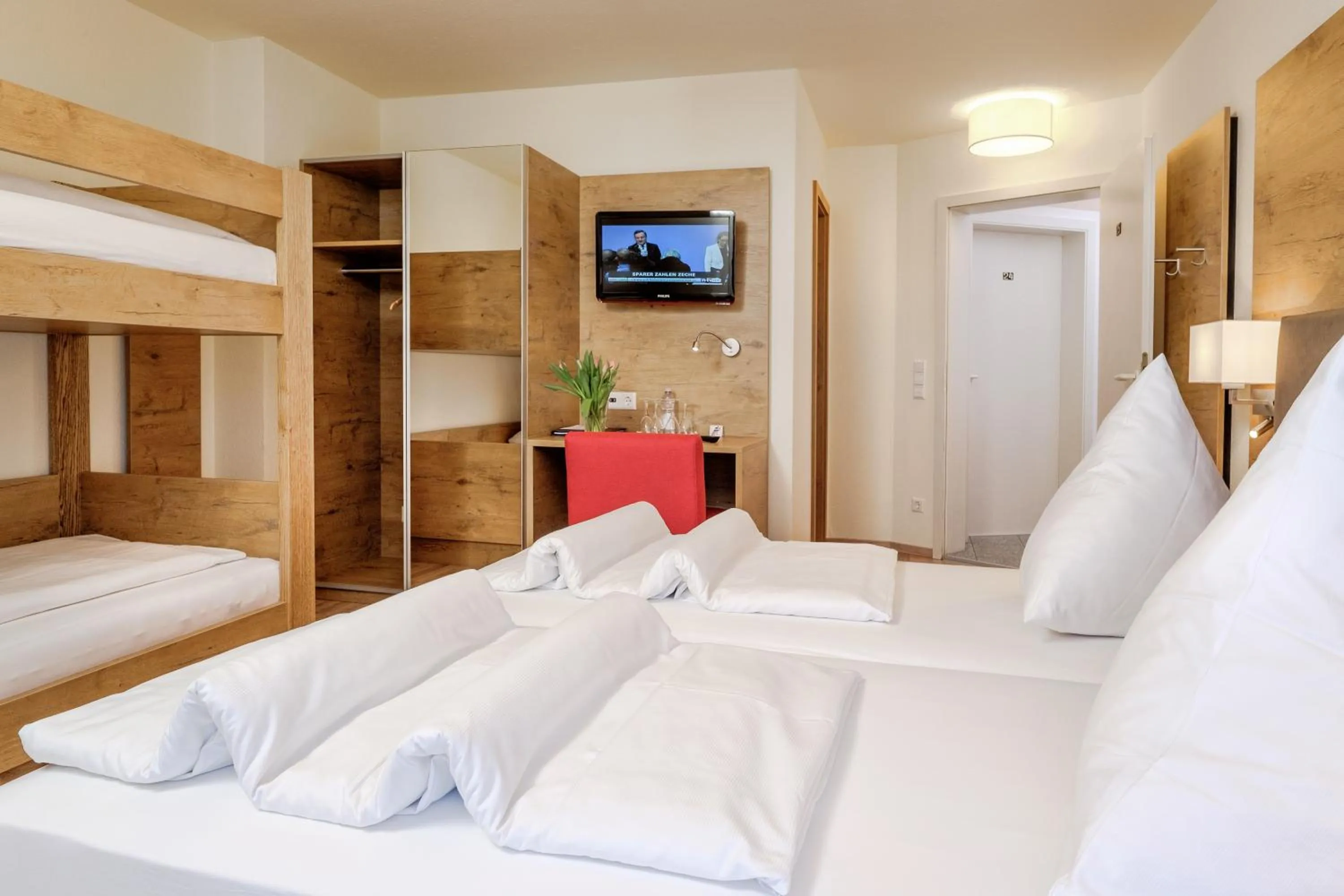 Photo of the whole room, Bed in Hotel Mythos