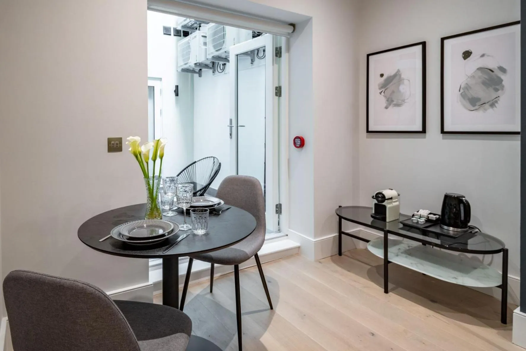 Coffee/tea facilities in No. 2 Queensberry Place by Stayo