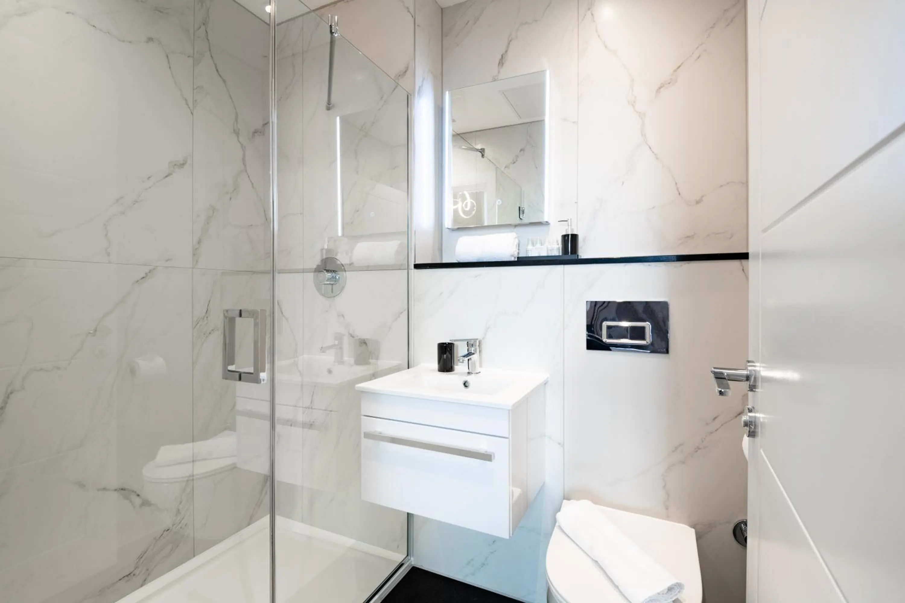 Shower in No. 2 Queensberry Place by Stayo