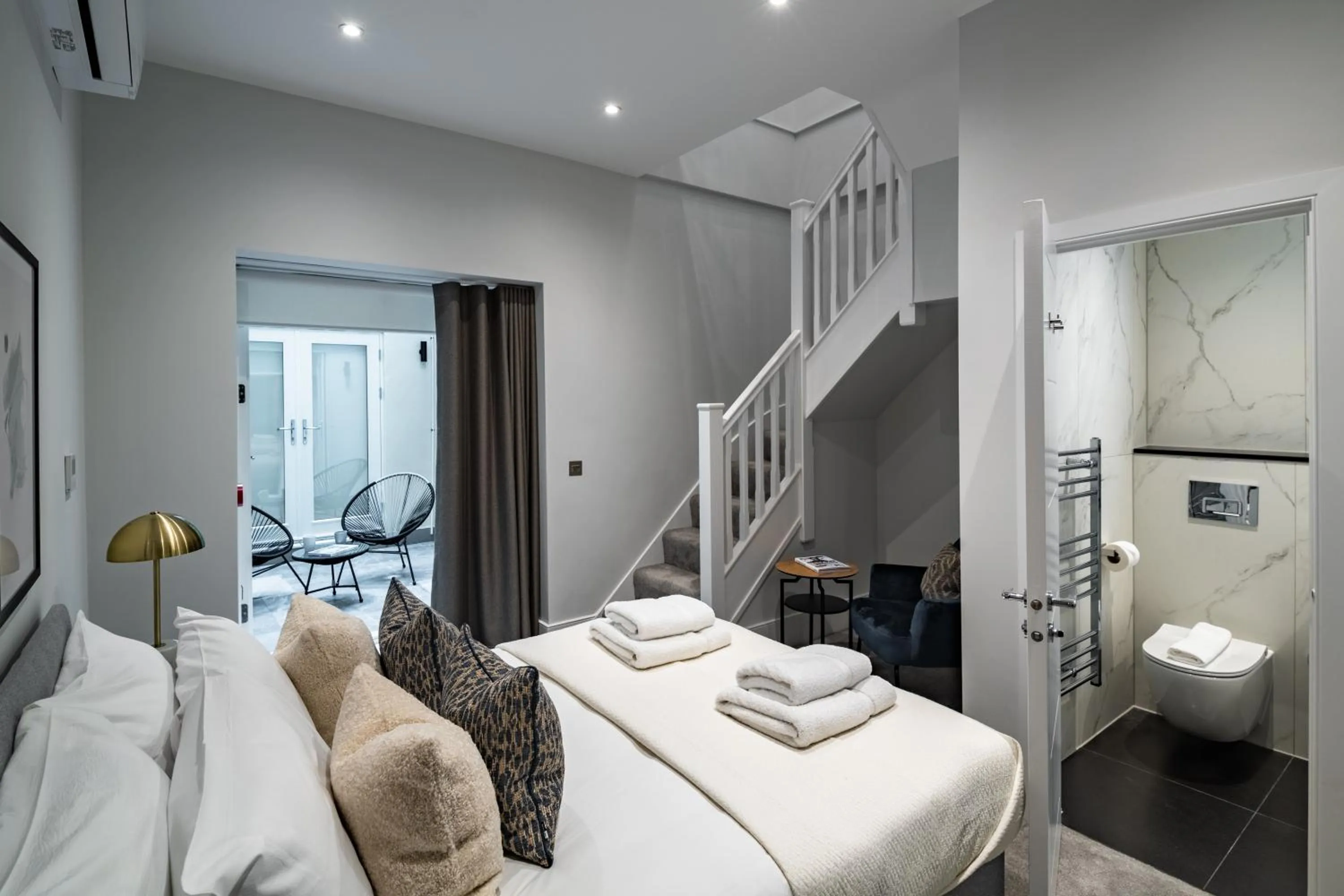 Bedroom in No. 2 Queensberry Place by Stayo