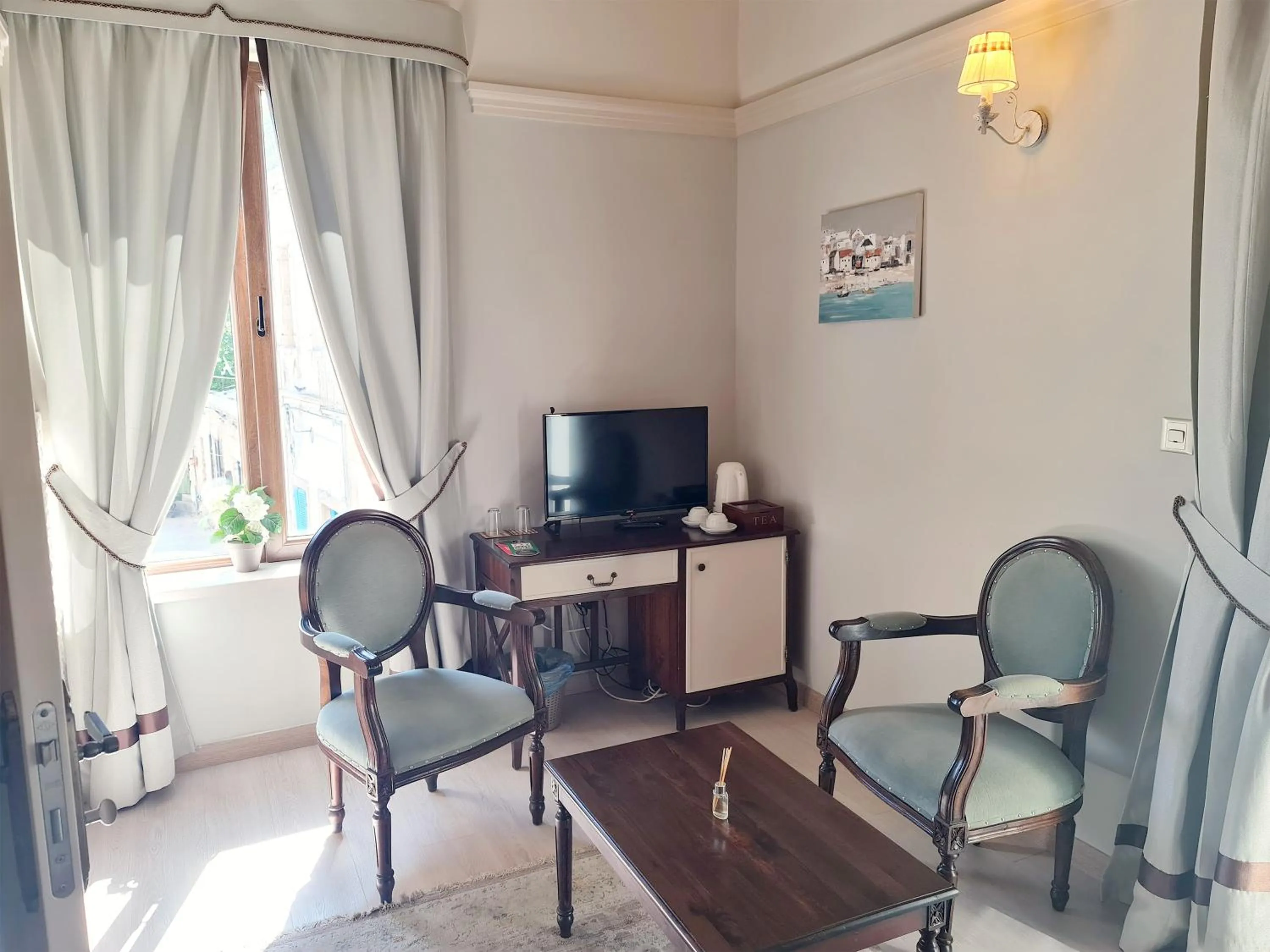 TV and multimedia in SOFIA BOUTIQUE HOTEL