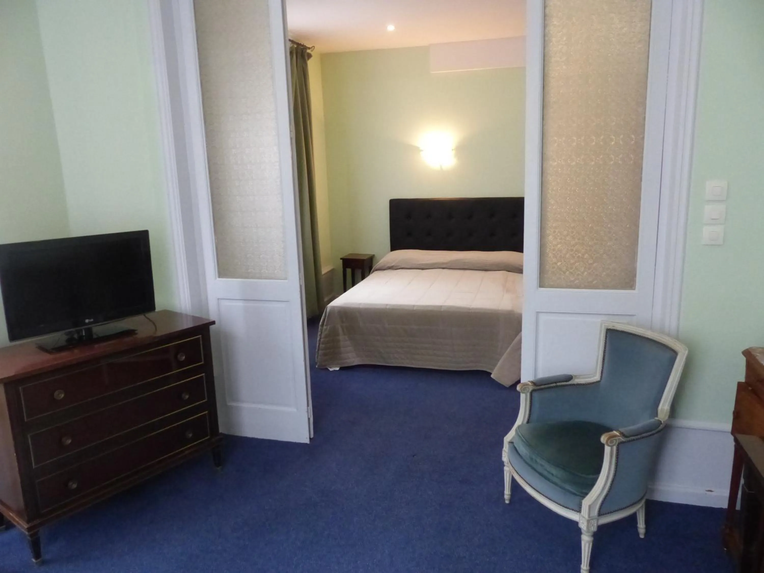Double Room in Hôtel des Thermes
