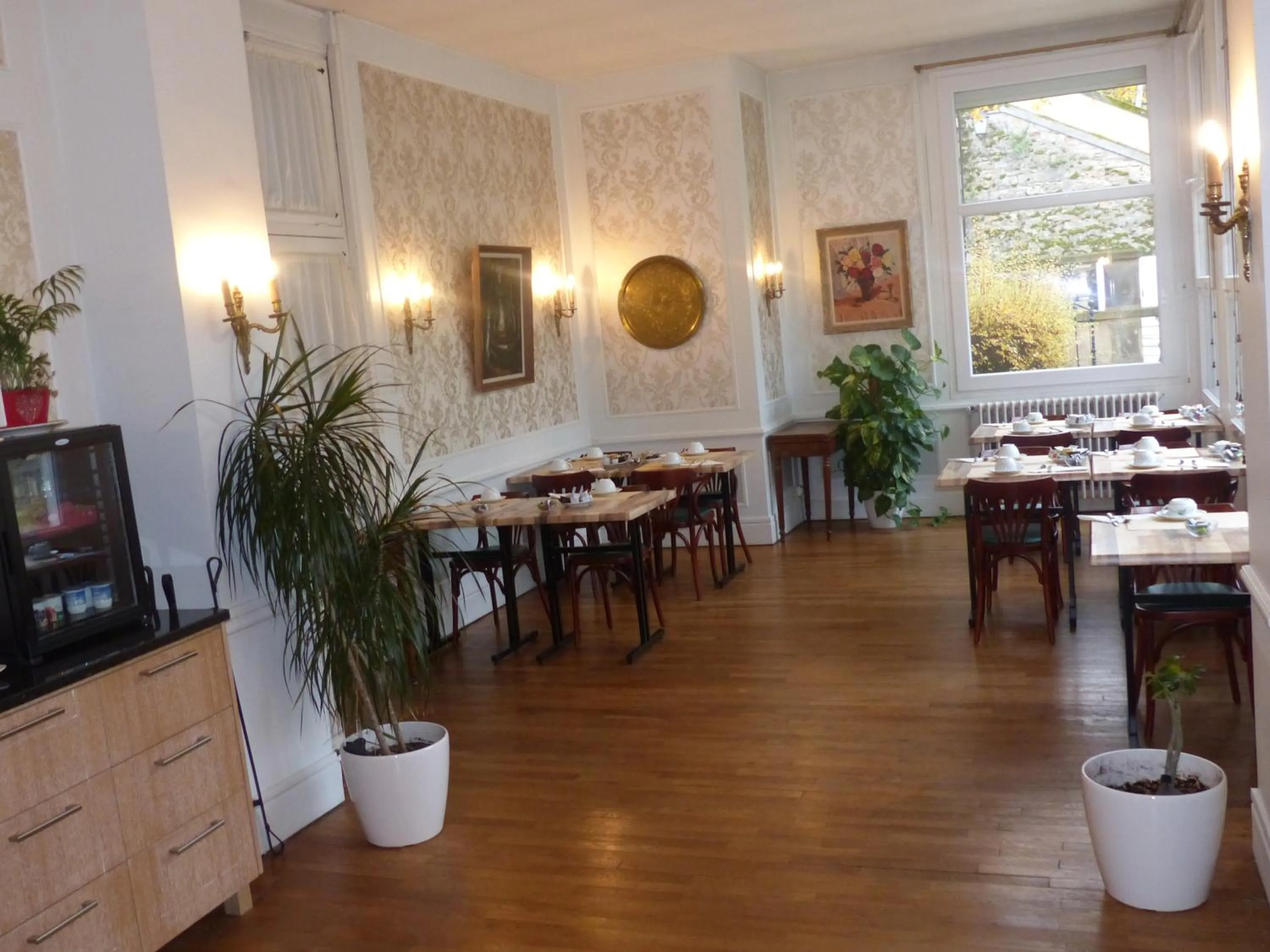Coffee/tea facilities in Hôtel des Thermes