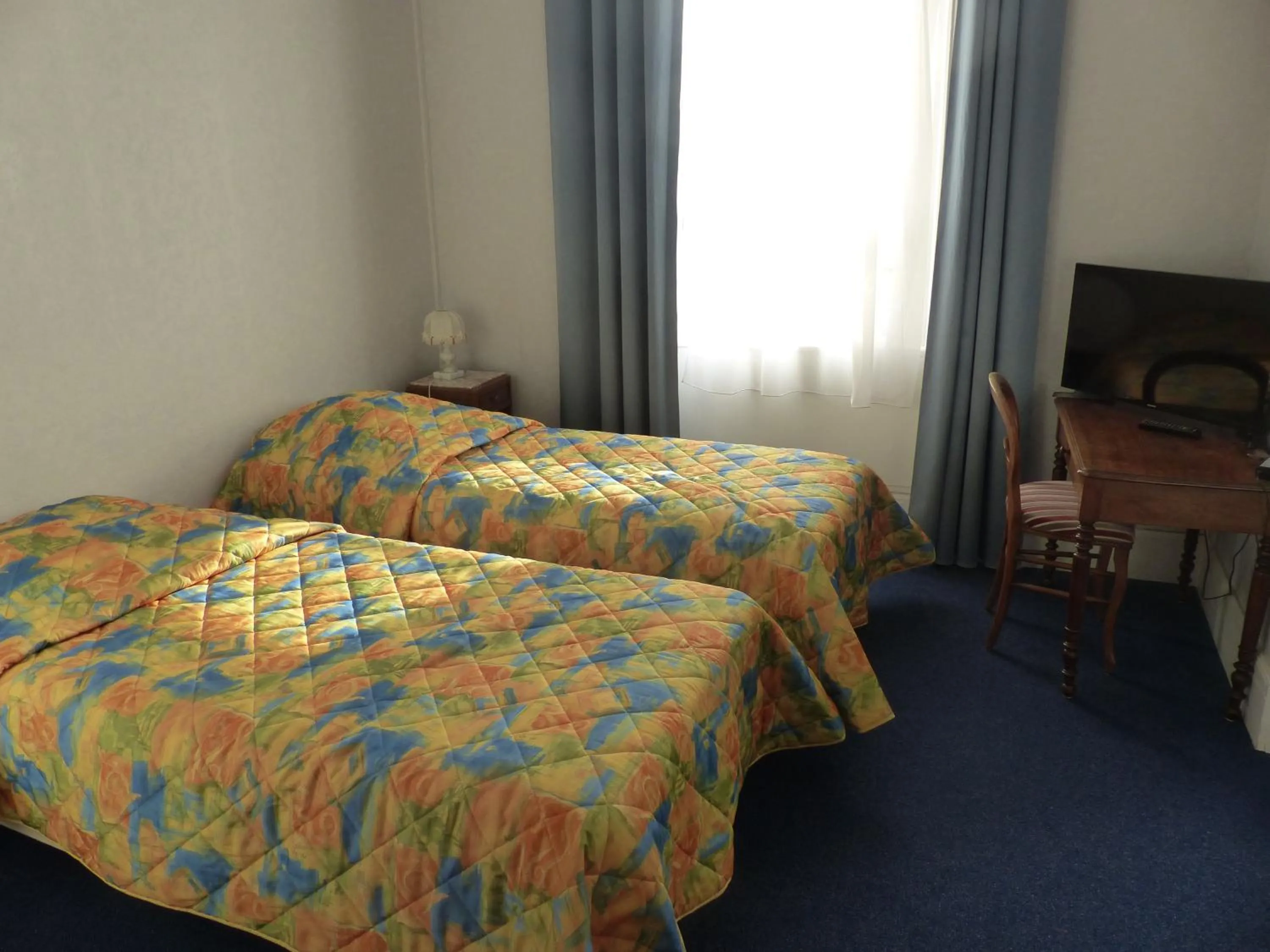 Twin Room in Hôtel des Thermes
