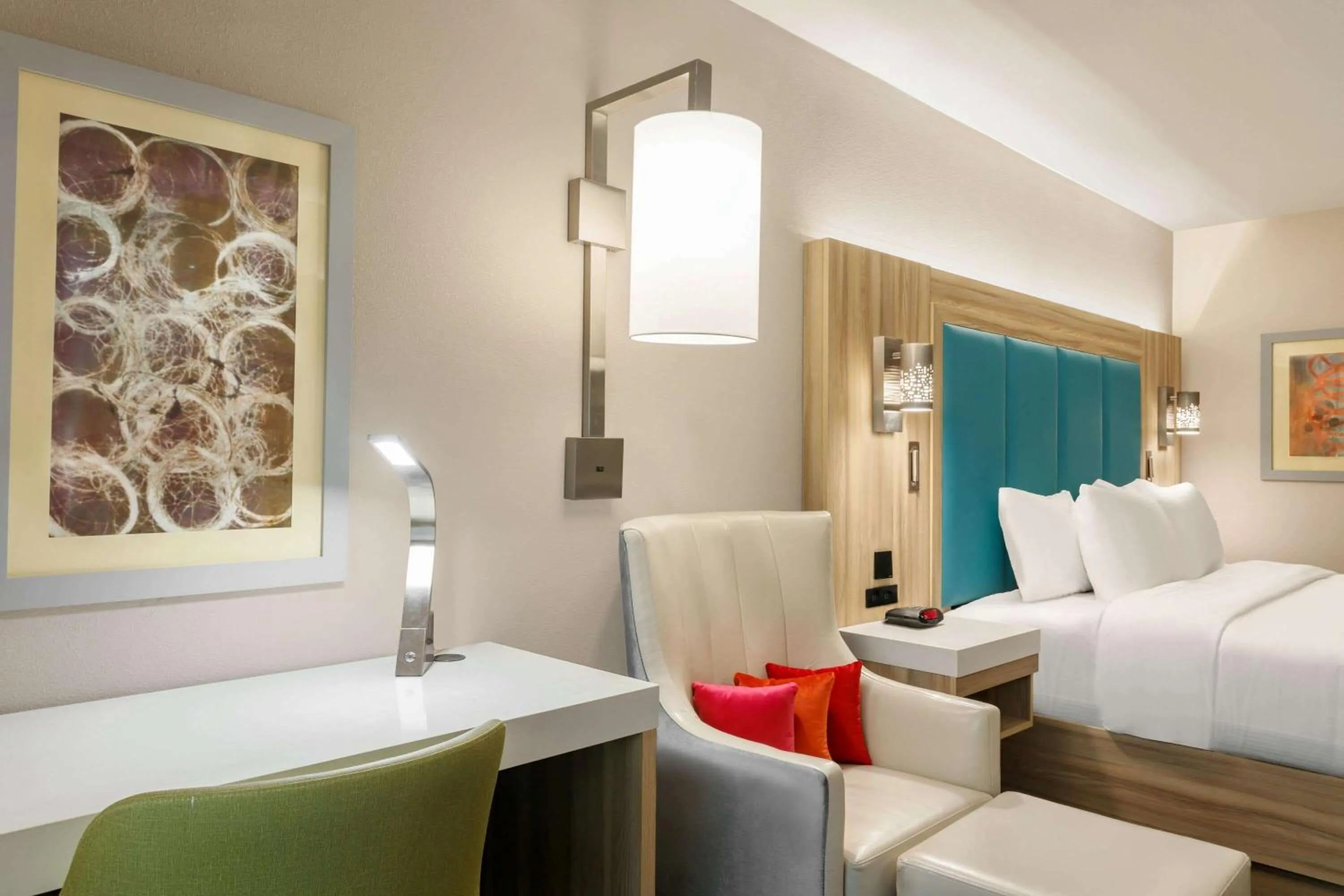 Photo of the whole room, Bed in Wingate by Wyndham Murfreesboro-NEAR MTSU