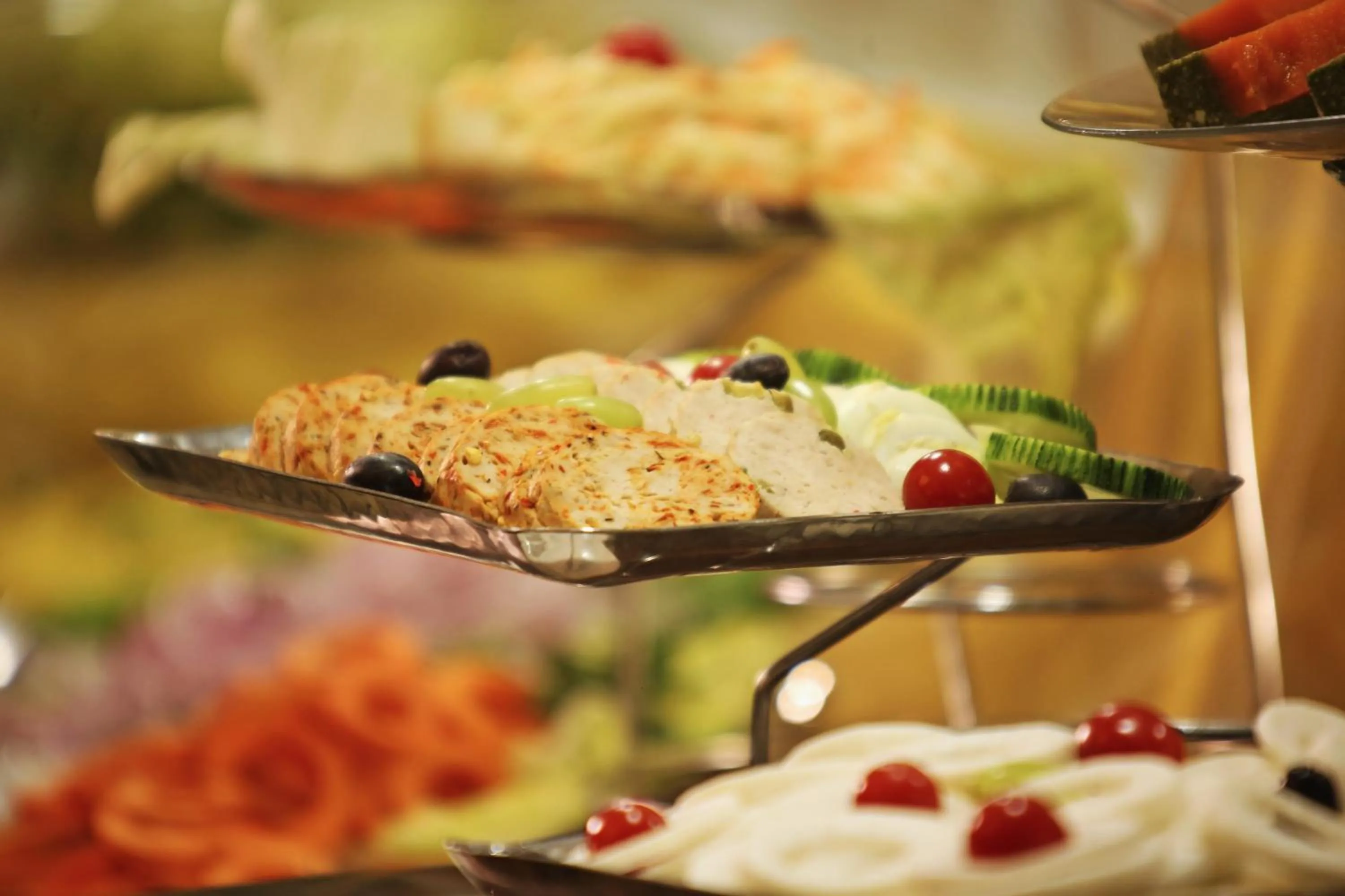 Food and drinks in De Vivendi Resorts, Manali with 35000 Sqft Open Lawn