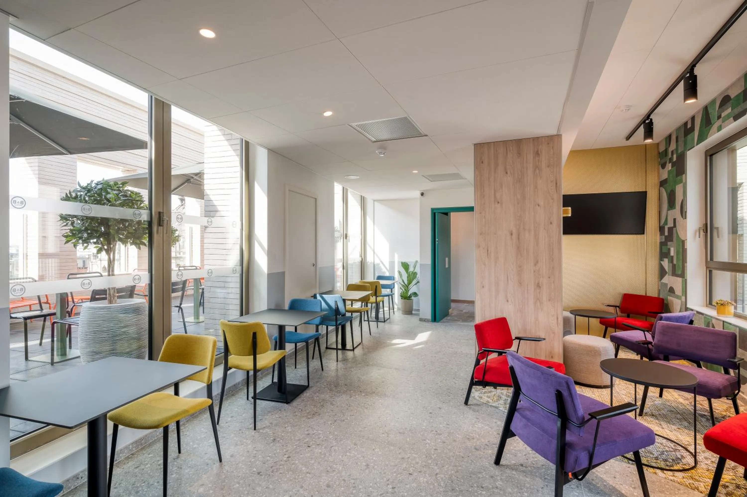 Lounge or bar in B&B HOTEL Antwerpen Centrum