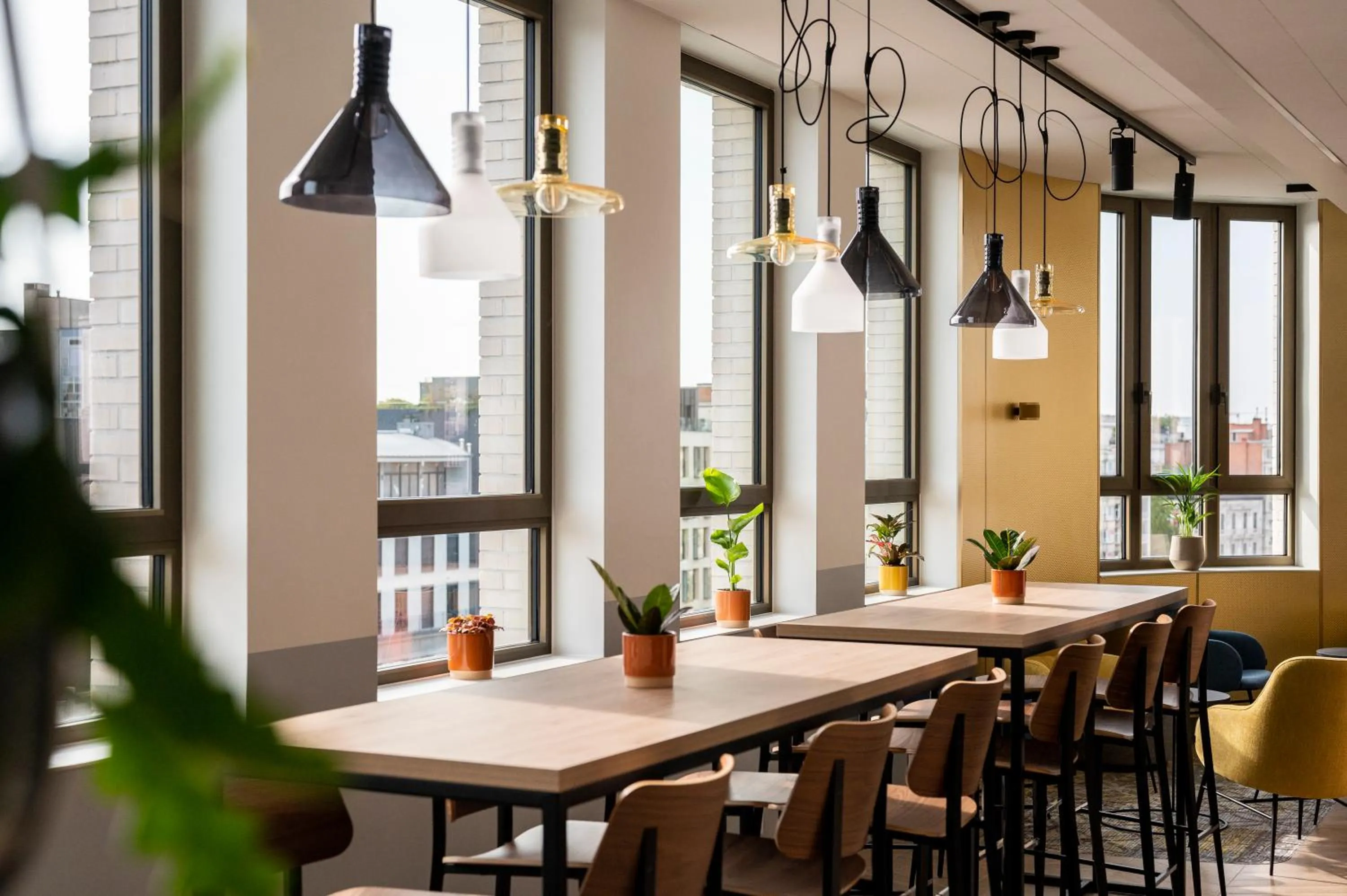 Lounge or bar in B&B HOTEL Antwerpen Centrum