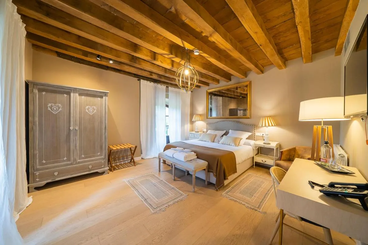 Bed in Hotel Palacio De Luko