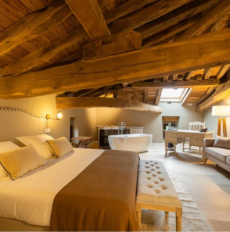 Bed in Hotel Palacio De Luko