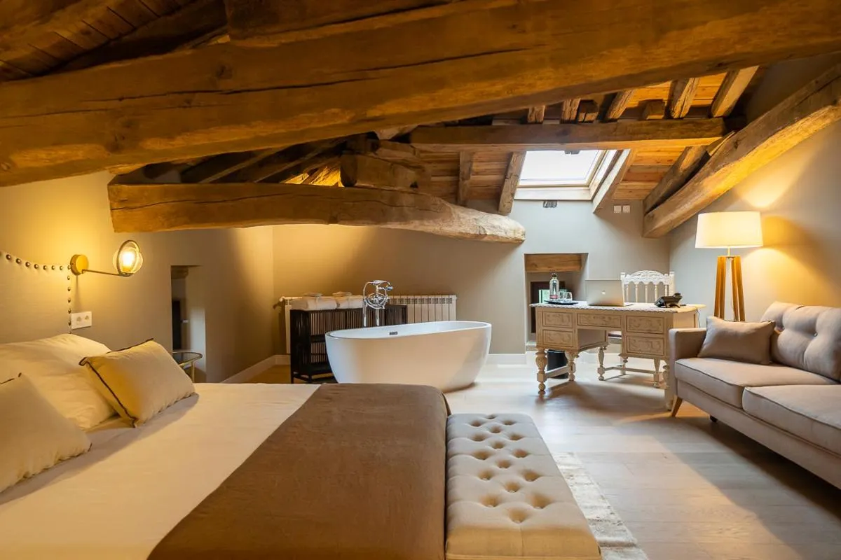 Bed in Hotel Palacio De Luko