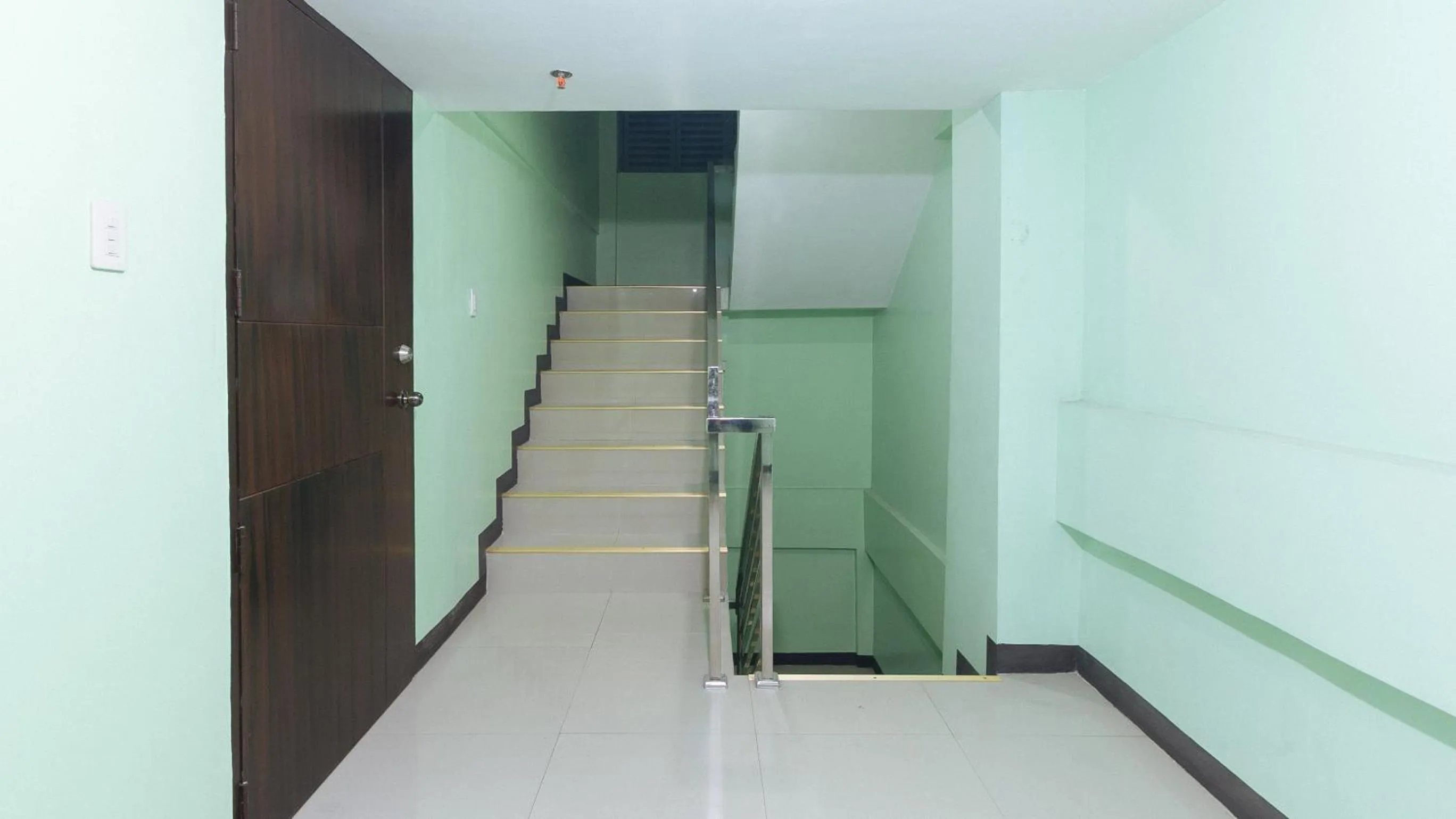 Area and facilities in RedDoorz near EDSA Camp Crame