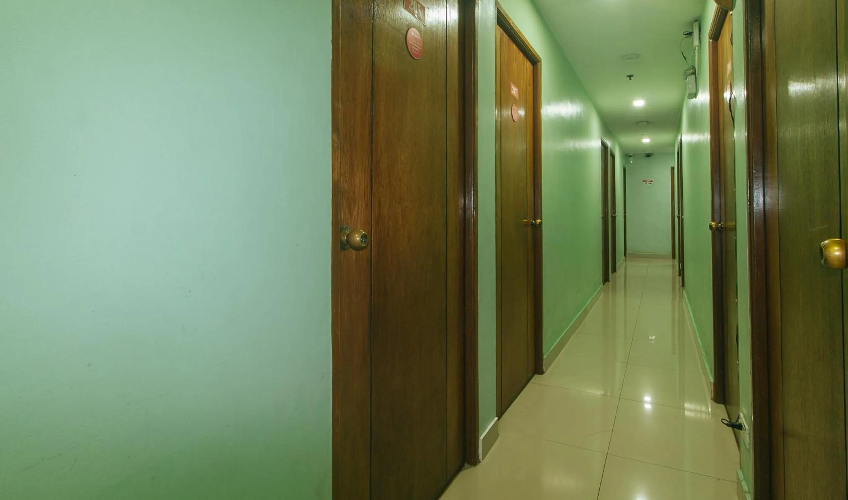 Area and facilities in RedDoorz near EDSA Camp Crame