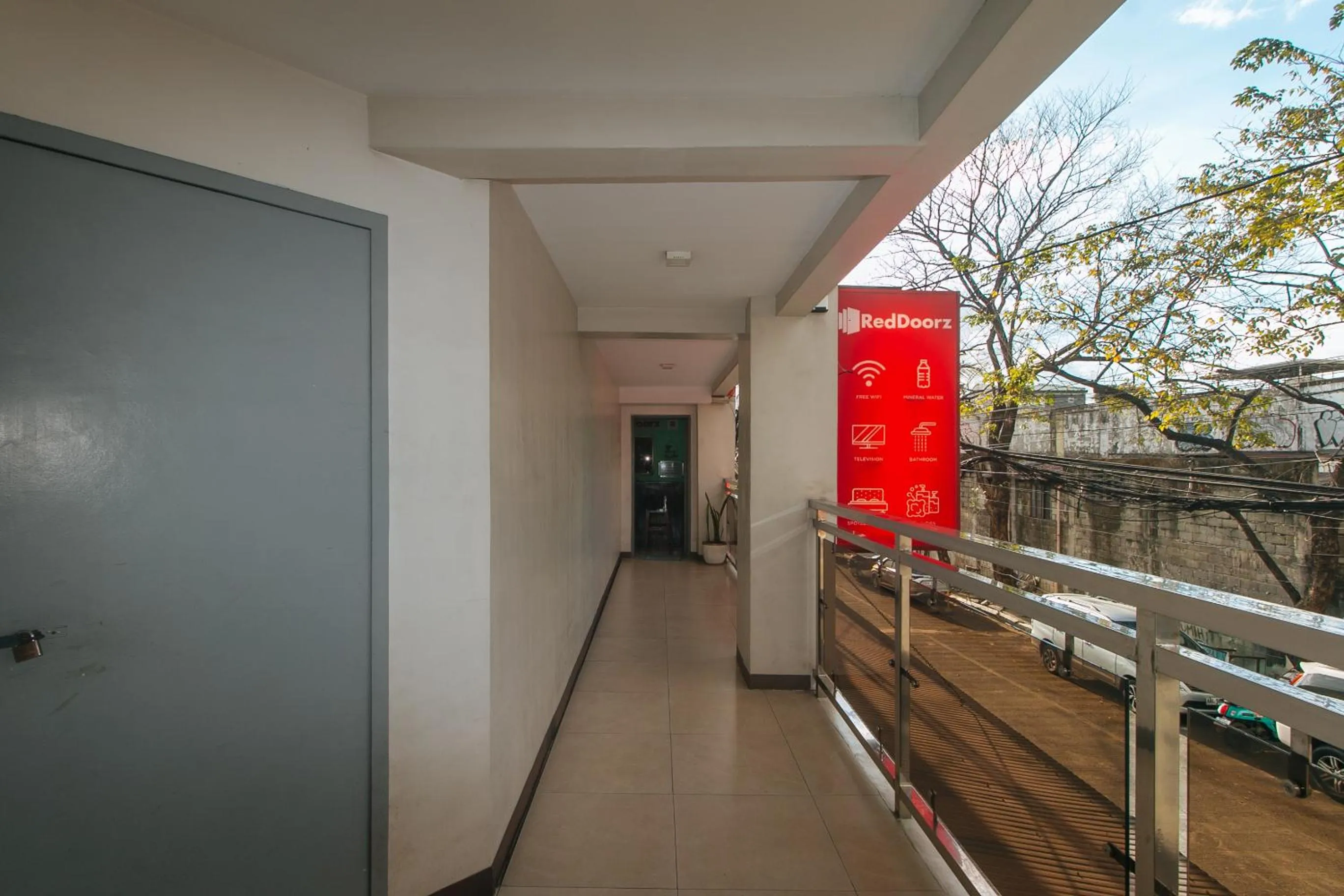 Area and facilities in RedDoorz near EDSA Camp Crame