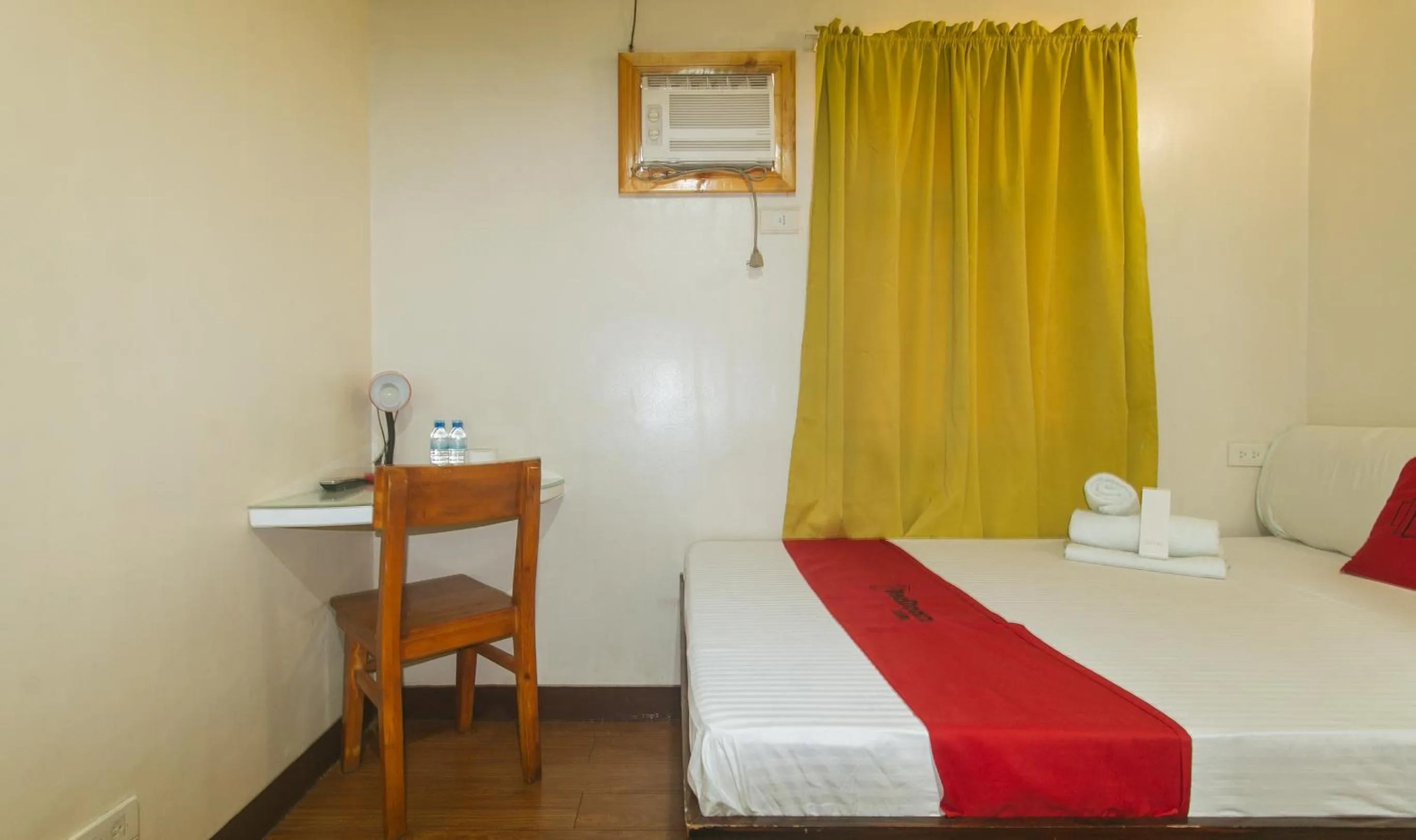 Bed in RedDoorz near EDSA Camp Crame