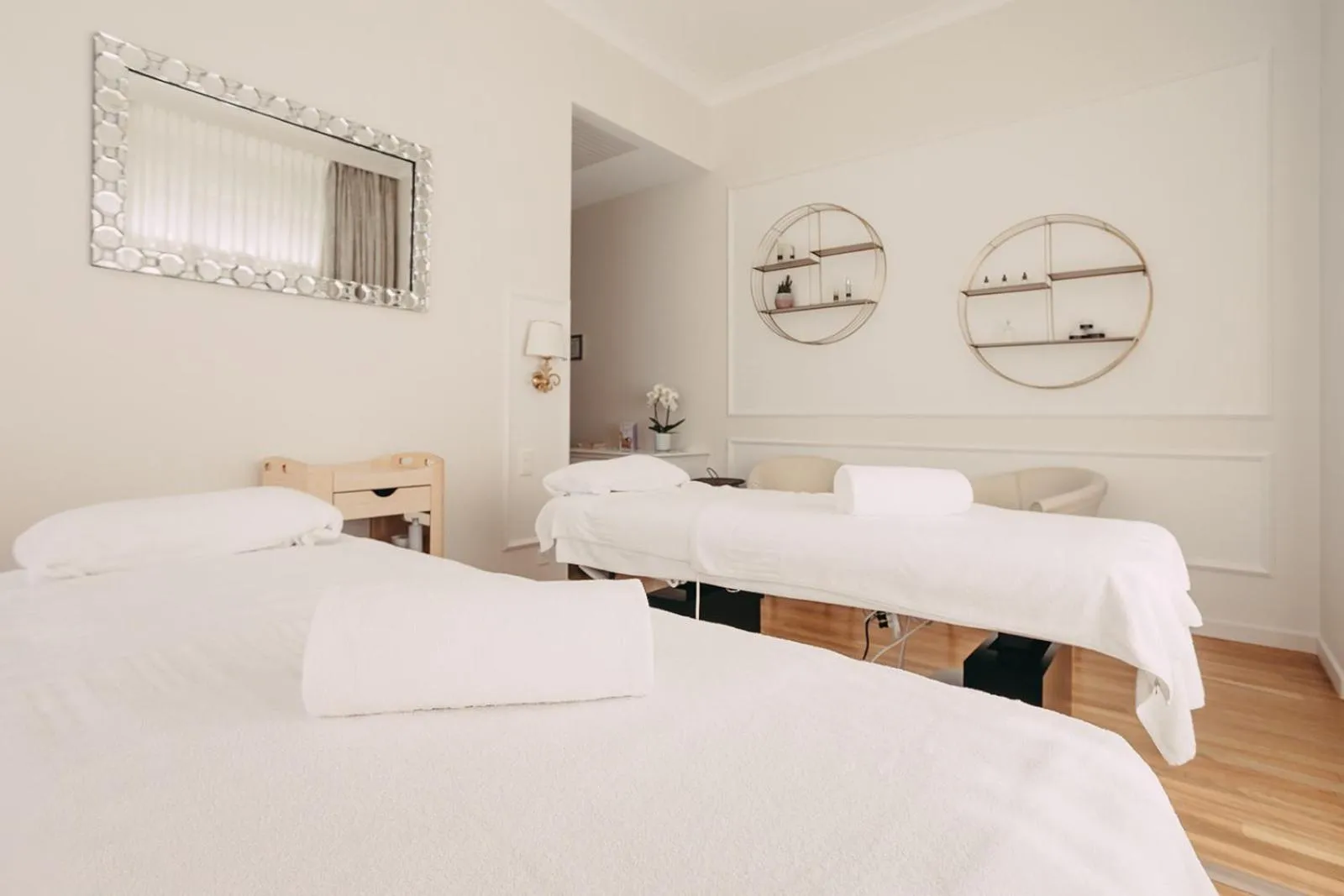 Massage, Bed in Château d'Ouchy