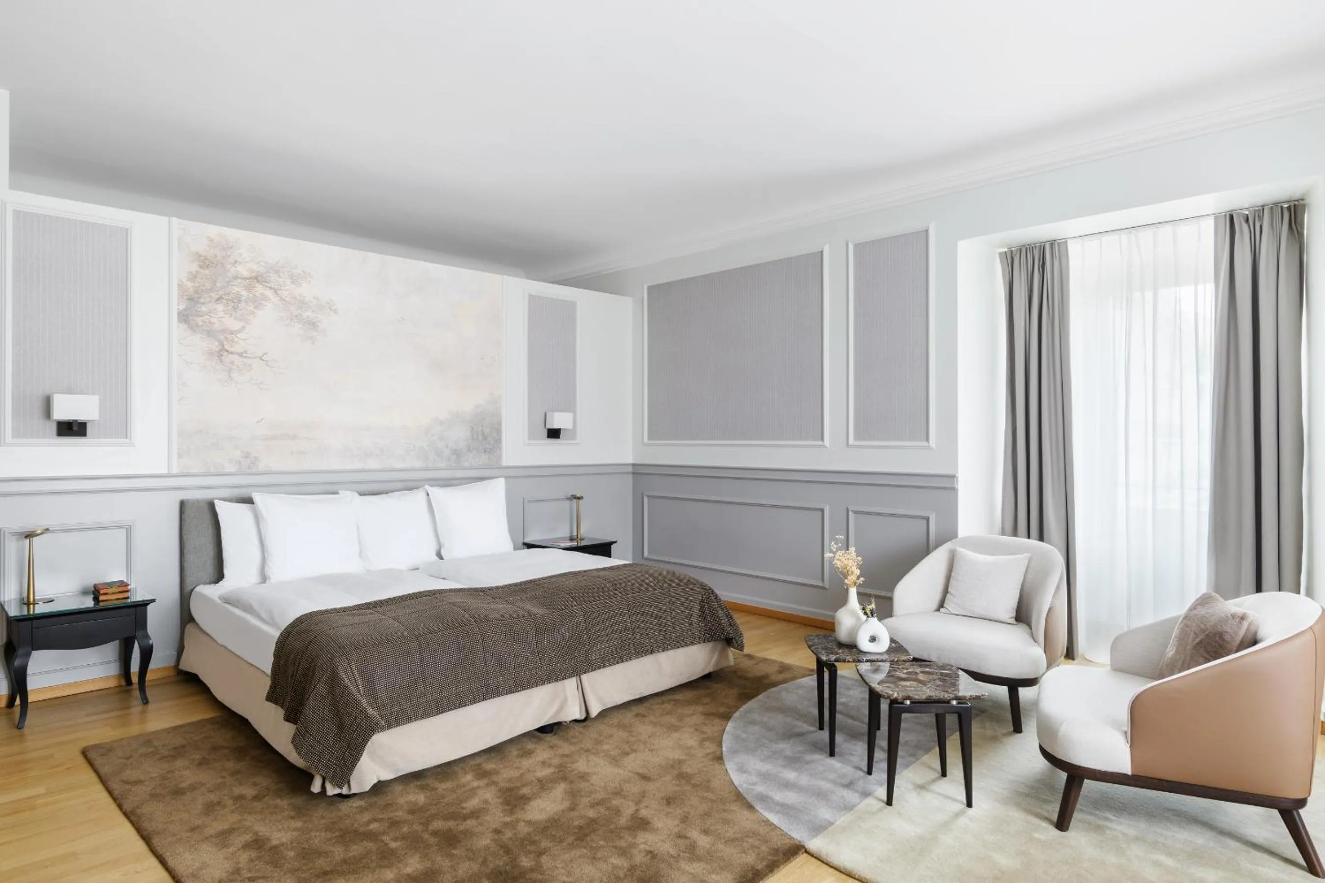 Bedroom, Bed in Château d'Ouchy