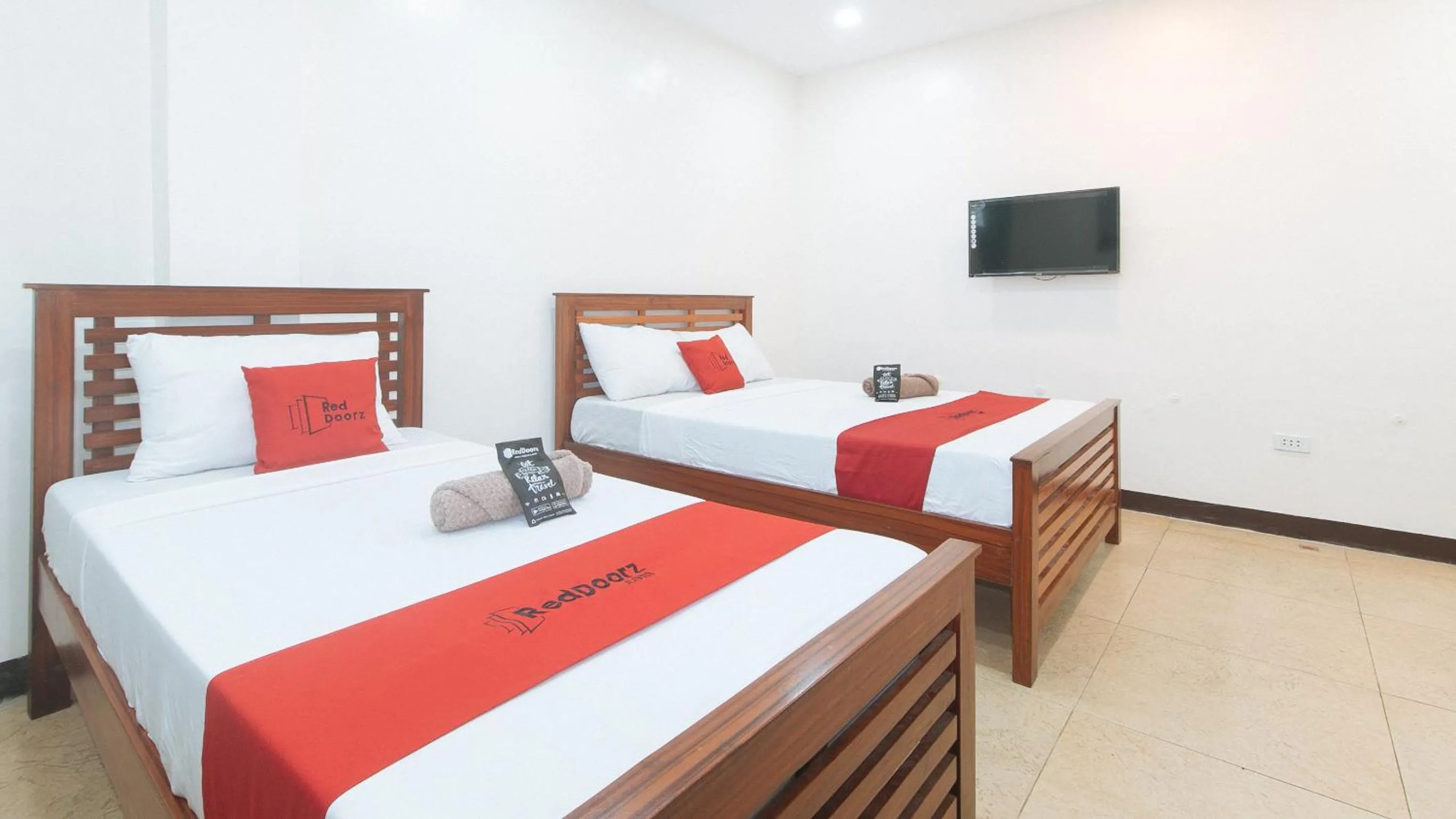 TV and multimedia, Bed in RedDoorz at RJs Bldg near Lyceum Gen Trias Cavite