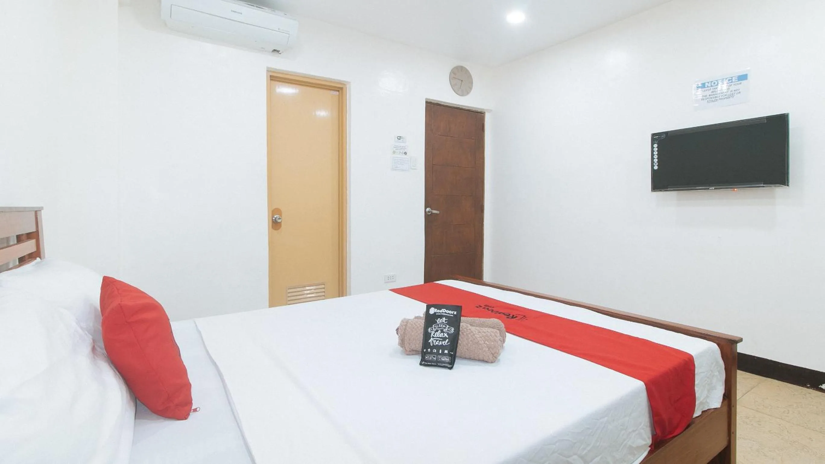 Bedroom, Bed in RedDoorz at RJs Bldg near Lyceum Gen Trias Cavite