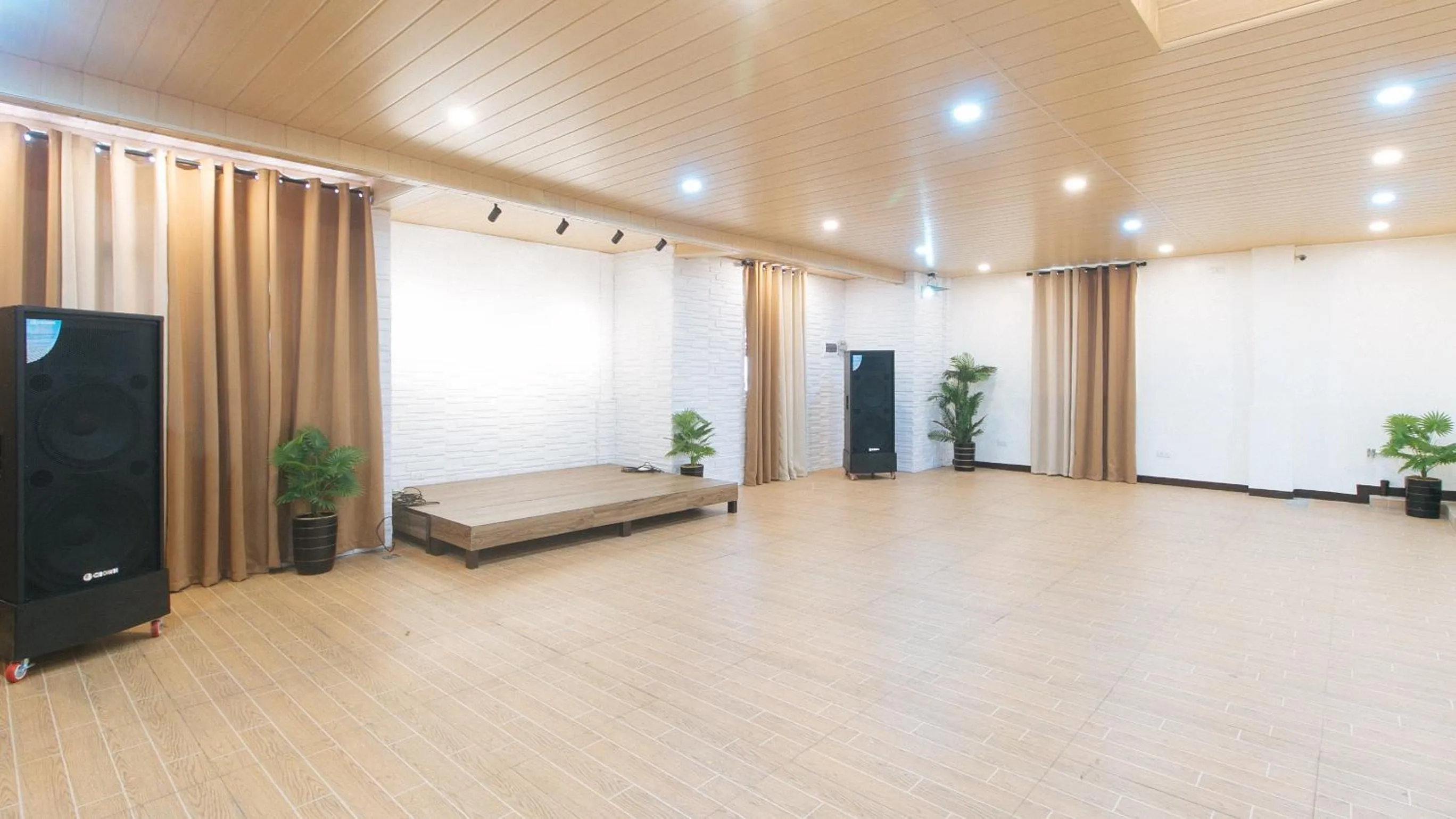 Banquet/Function facilities in RedDoorz at RJs Bldg near Lyceum Gen Trias Cavite