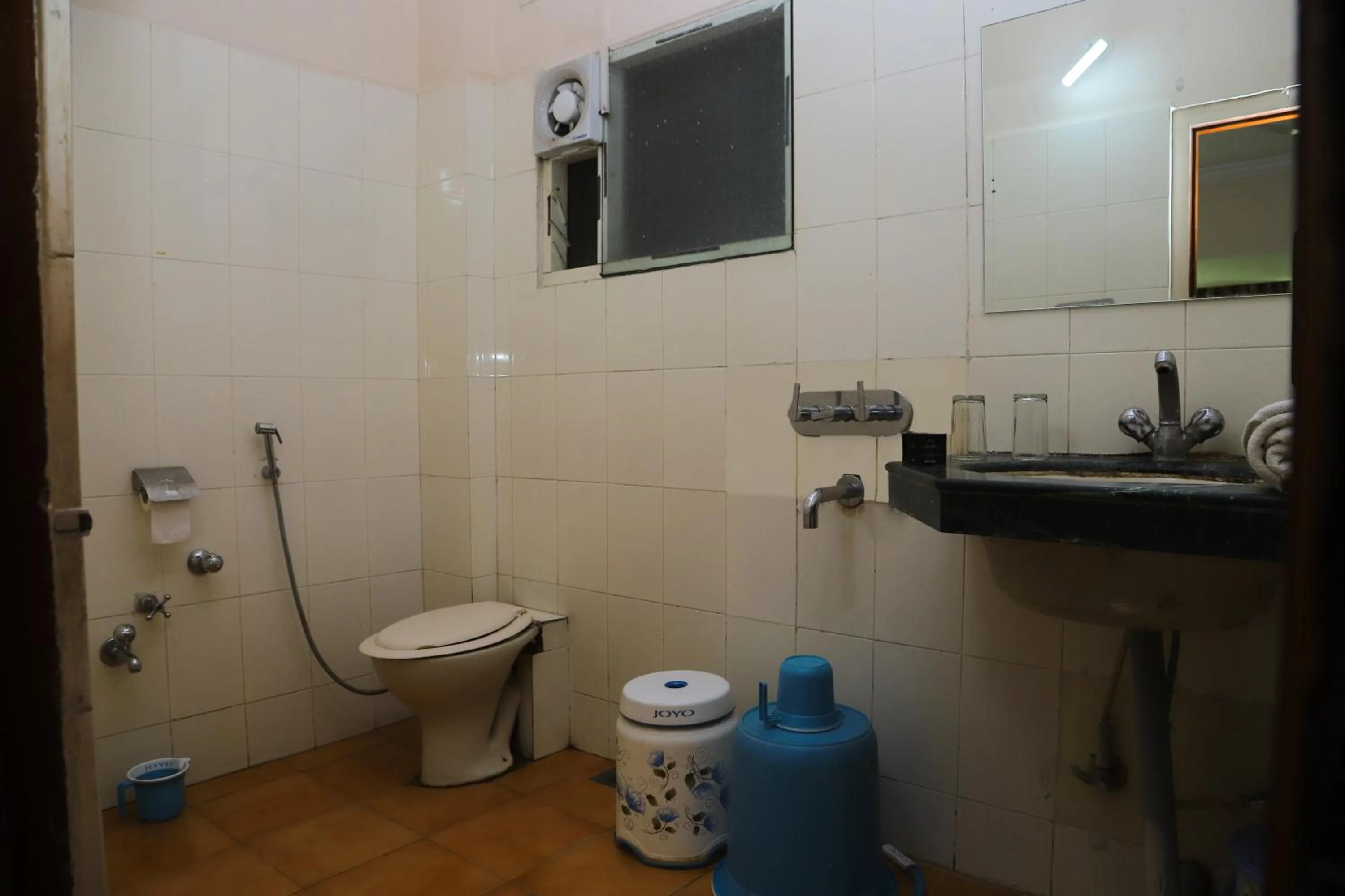 Toilet in Hotel Grand Tower